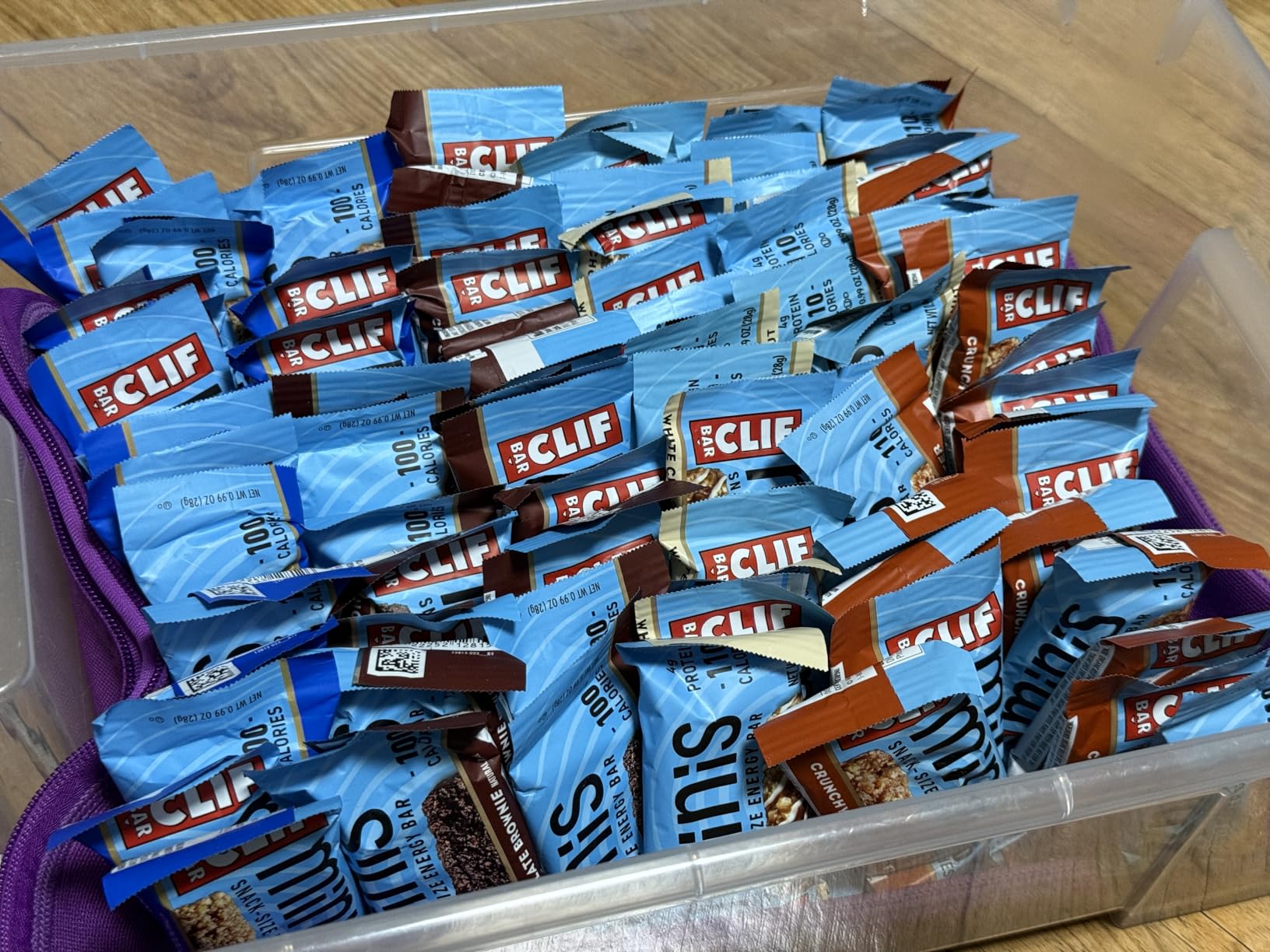 CLIF BAR Minis - Chocolate Chip - Made with Organic Oats - 4g Protein - Non-GMO - Plant Based - Snack-Size Energy Bars - 0.99 oz. (20 Pack) customer photo 1