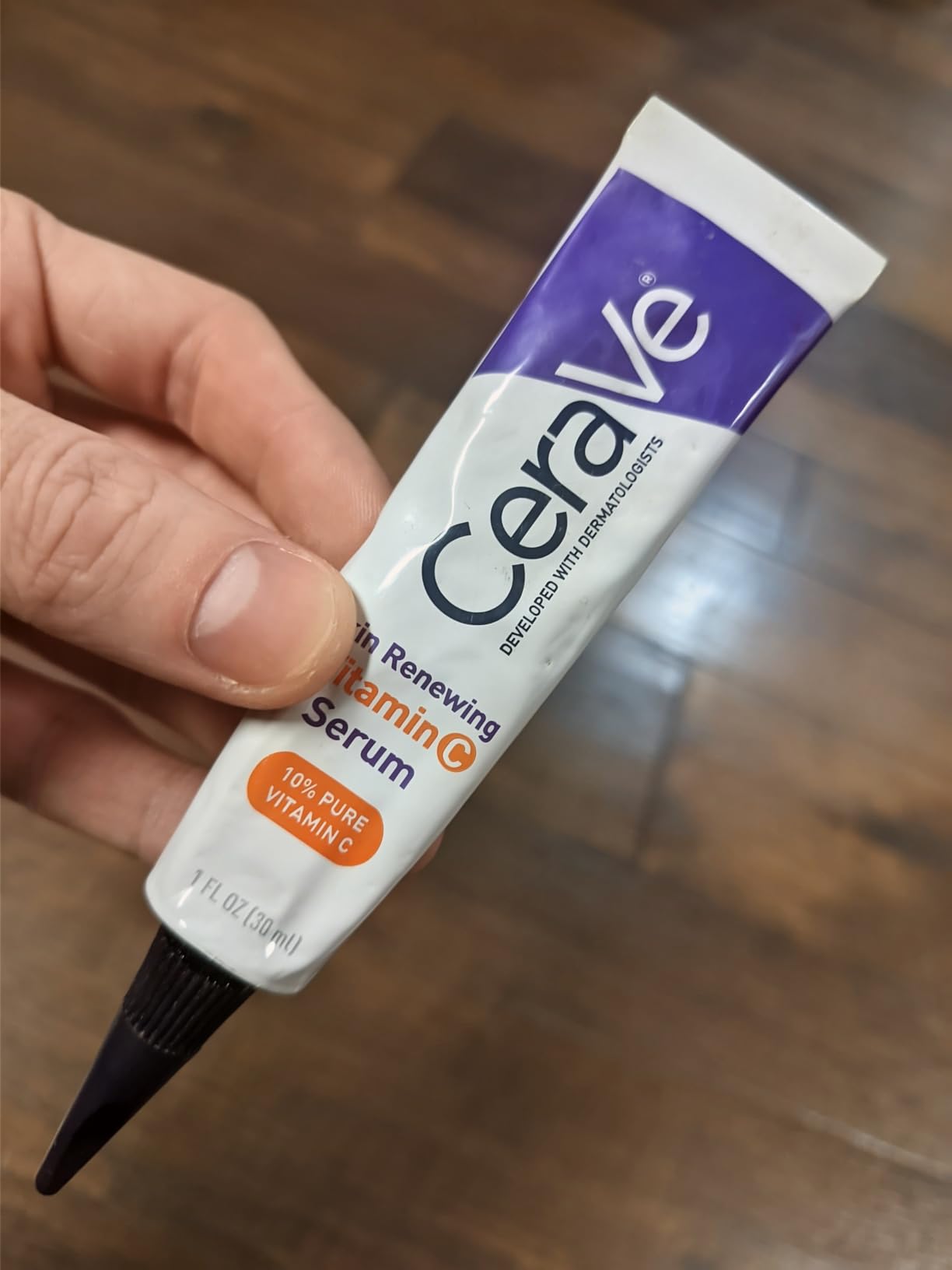 CeraVe Vitamin C Serum for Face with 10% Pure Vitamin C, Hyaluronic Acid & 3 Essential Ceramides, Skin Brightening Antioxidant Serum, Hydrates & Improves Skin Tone & Texture, Fragrance-Free, 1oz customer photo 1