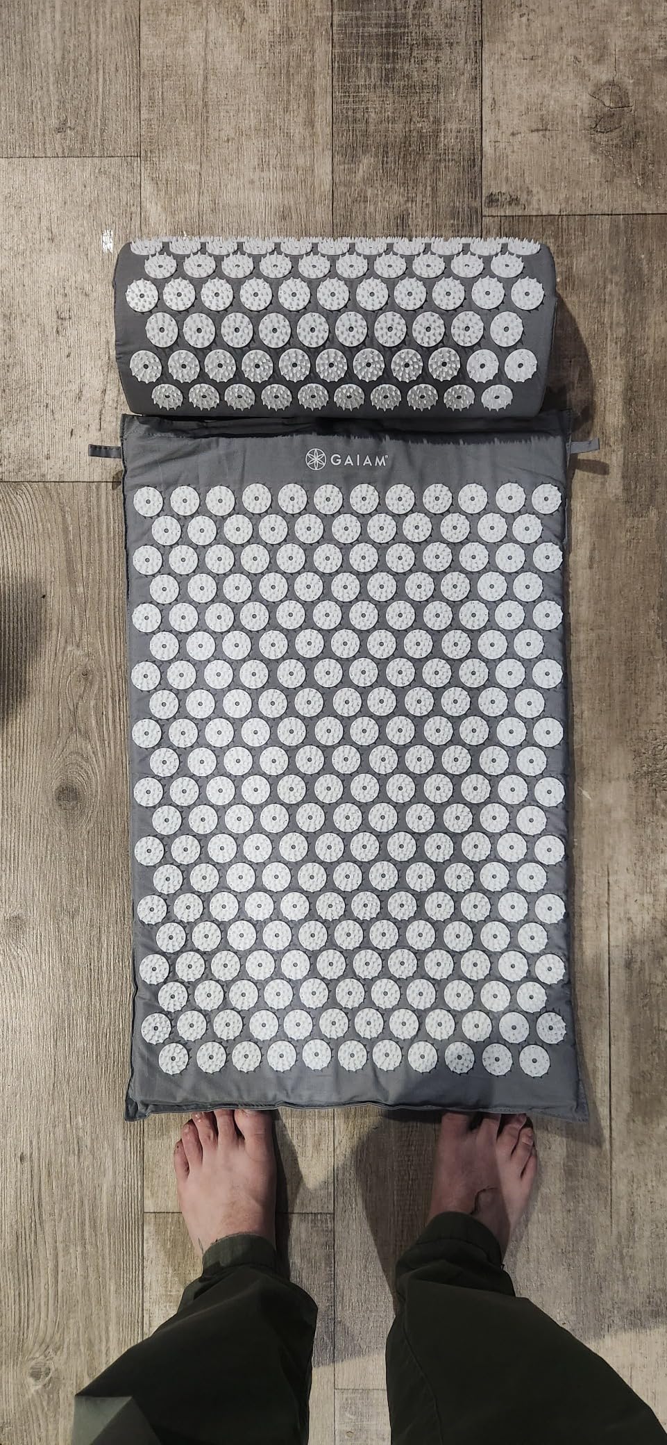 Gaiam Acupressure Mat and Pillow Set, Acupuncture Style Massage Mat & Pillow, Relief for Sciatic Nerve, Muscle Tension, Fibromyalgia, Neck, Shoulder & Back Pain, Migraine & Headaches and Insomnia Grey customer photo 1