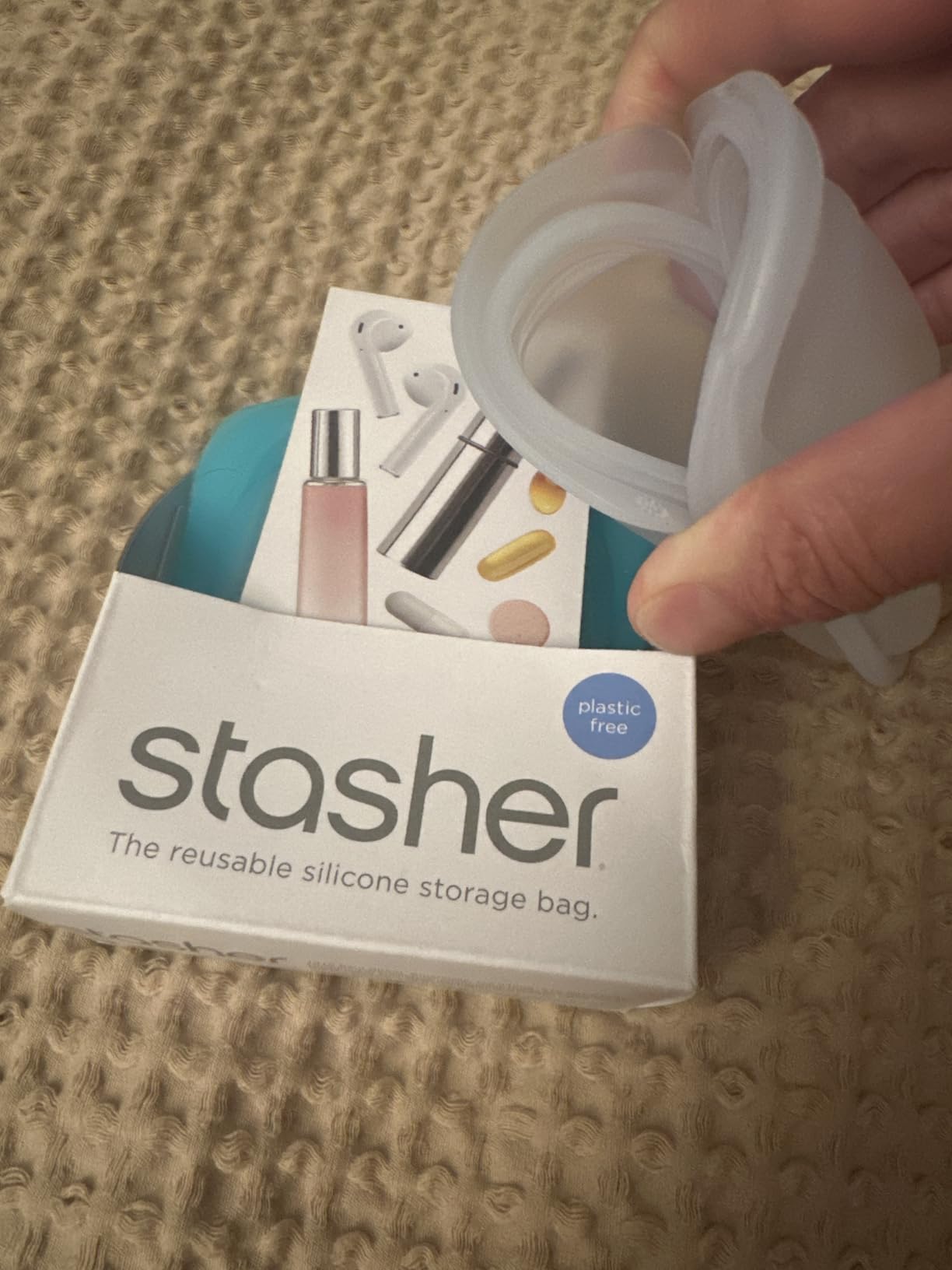 Stasher Silicone Reusable Storage Bag, Pocket Bags 2-Pack, Microwave, Dishwasher, Oven Safe, Sous Vide, Eco Friendly, Leak-free, Food-safe Silicone Snack Bags for Travel, 4 oz, Clear & Aqua customer photo 2