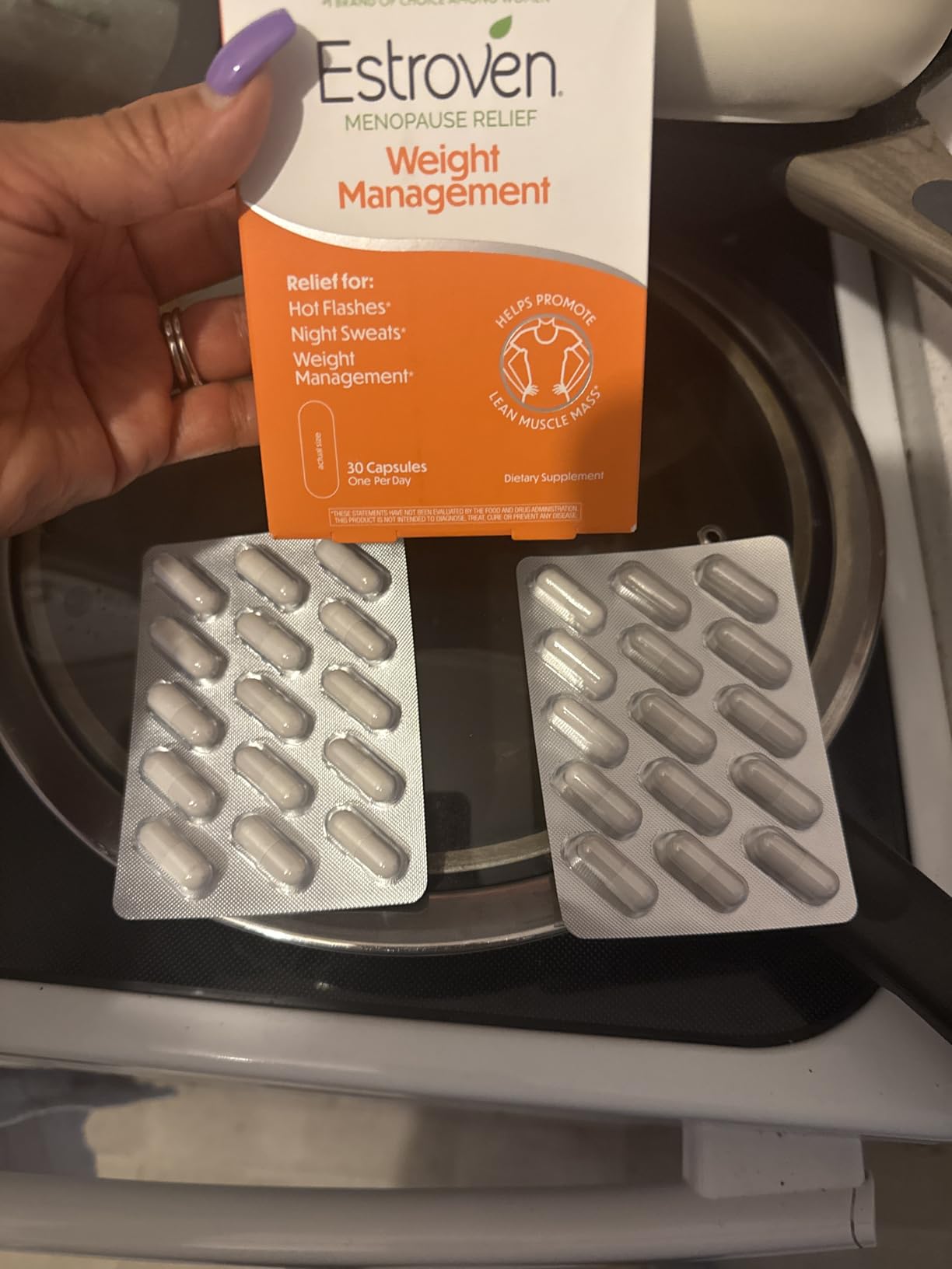 Estroven Weight Management for Menopause Relief - 60 Ct. - Clinically Proven Ingredients Help Manage Weight, Provide Night Sweats & Hot Flash Relief - Drug-Free & Gluten-Free customer photo 1