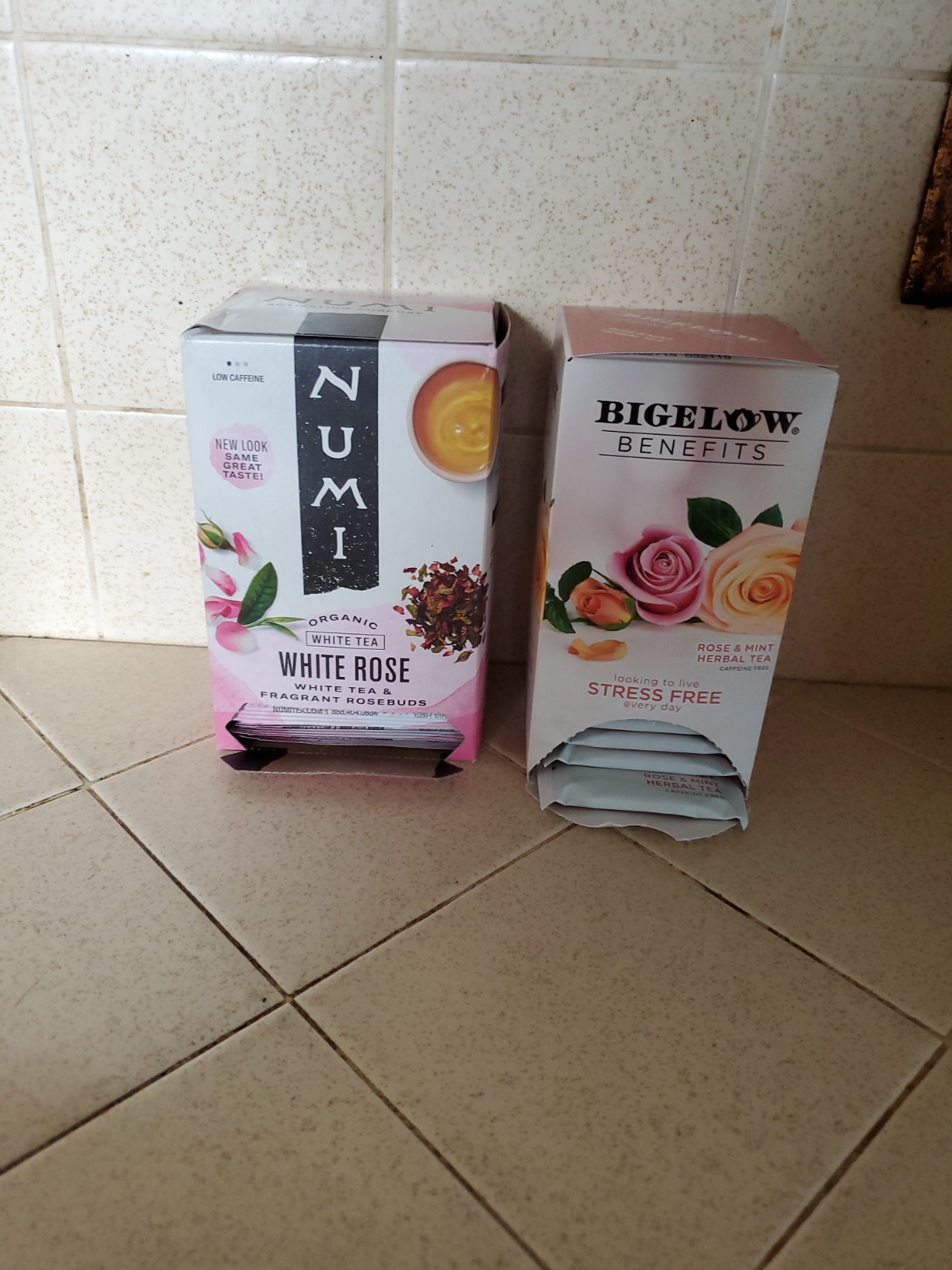 Bigelow Benefits Stress Free Rose & Mint Herbal Tea, Caffeine Free, 18 Count (Pack of 6), 108 Total Tea Bags customer photo 2