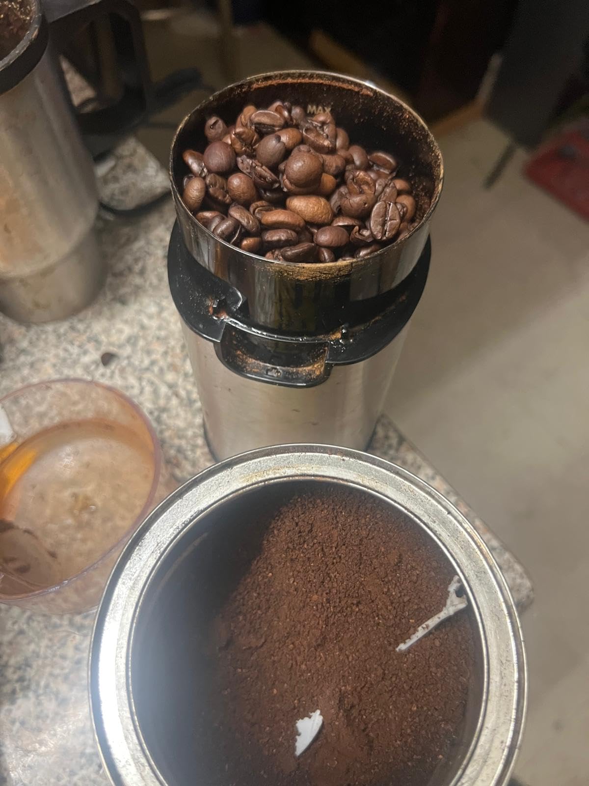 Amazon Basics Fast Electric Coffee Grinder for Home Use, Easy to Use Coffee Bean and Spice Grinder with Heavy-Duty Stainless Steel Grind Blades customer photo 1