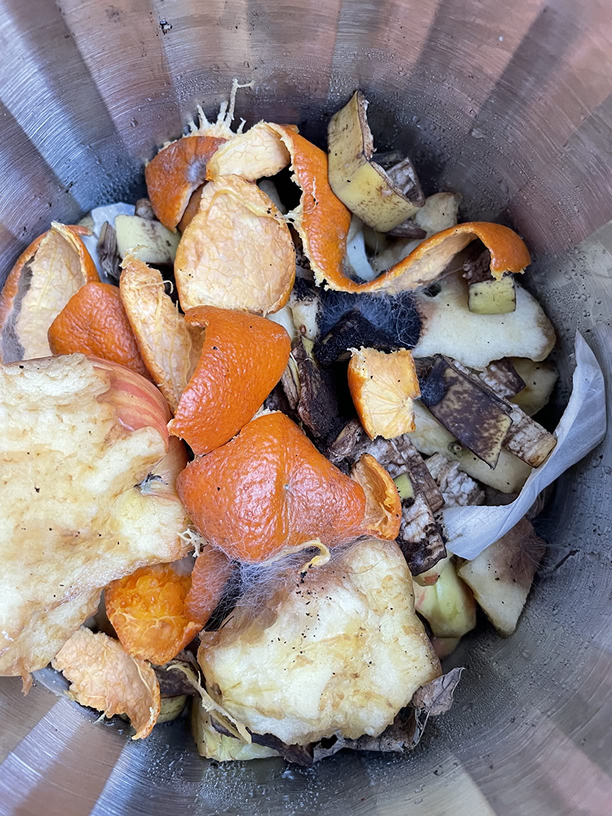 RED FACTOR Premium Compost Bin for Kitchen Countertop - Stainless Steel Food Waste Bucket with Innovative Dual Filter Technology - Includes Spare Filters (Brilliant Steel, 1.3 Gallon) customer photo 1