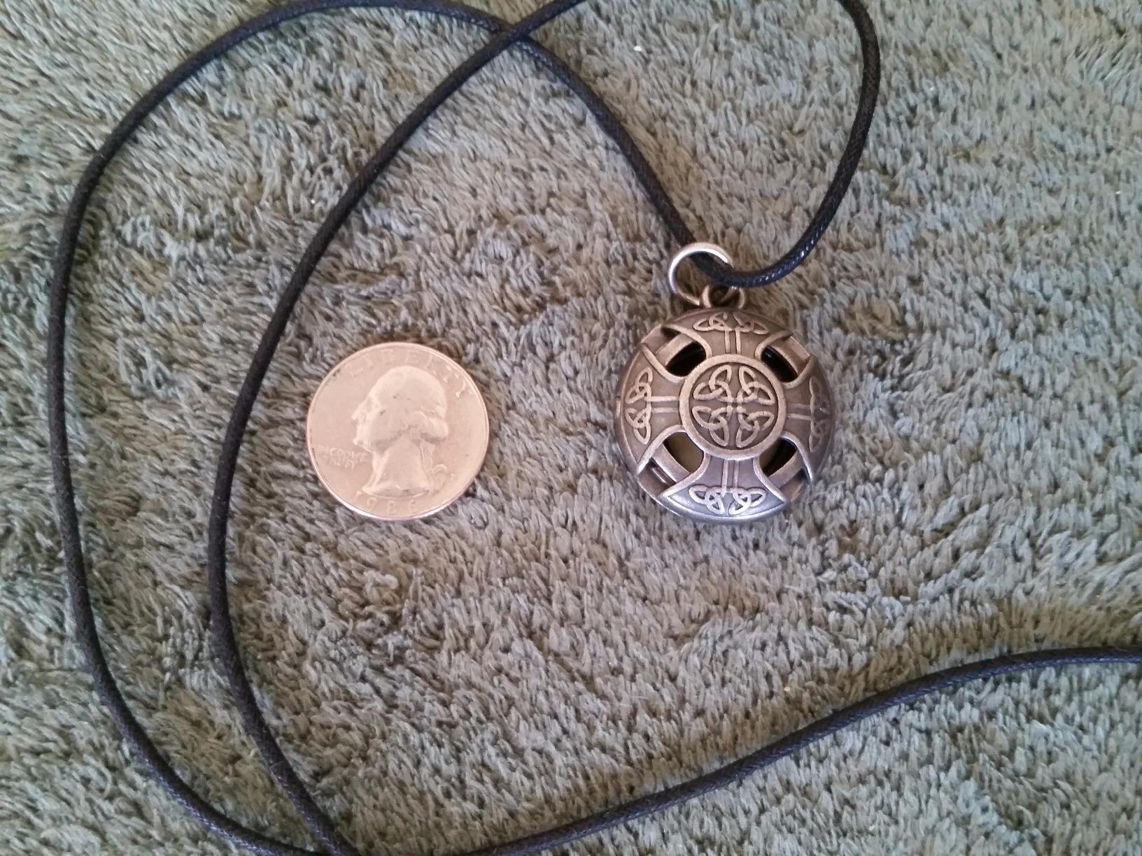Wild Essentials Dragonfly Essential Oil Diffuser Nickel Free Alloy Locket Pendant with 24 inch Chain, 12 Color Refill Pads customer photo 2