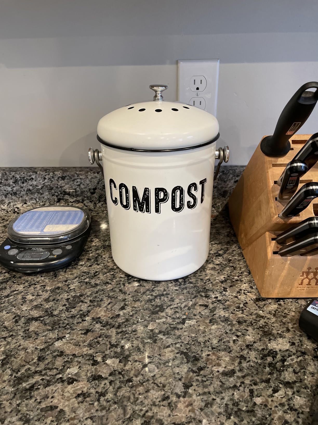 Granrosi Compost Bin Kitchen Counter, 1.3 Gallon Stainless Steel Countertop Composter Pail with Lid, Farmhouse Indoor Compost Bucket, Rust-Free Counter Top Bin with 3 Charcoal Filters, White Oval customer photo 2