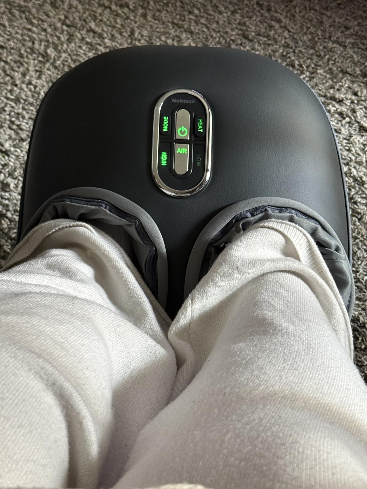 Nekteck Shiatsu Foot Massager with Heat [2026 Upgraded], 3 Modes Deep Kneading Therapy Air Compression, Feet Massage for Plantar Fasciitis, Relaxation Gifts for Men Women Mom Dad Birthday customer photo 1
