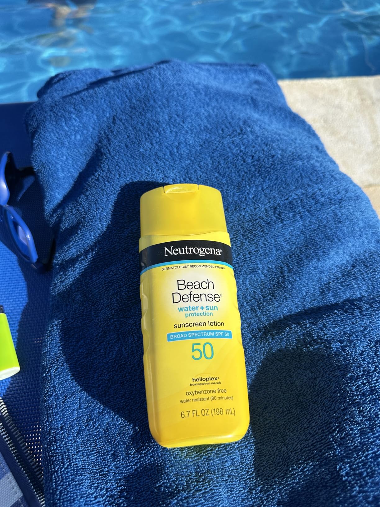Neutrogena Sunscreen Lotion Beach Defense SPF 50, Face and Body Sunscreen, Hawaii Reef Act 104 Compliant, Octinoxate & Oxybenzone Free, Oil Free, Fast Absorbing Sun Care, 6.7 fl oz customer photo 1