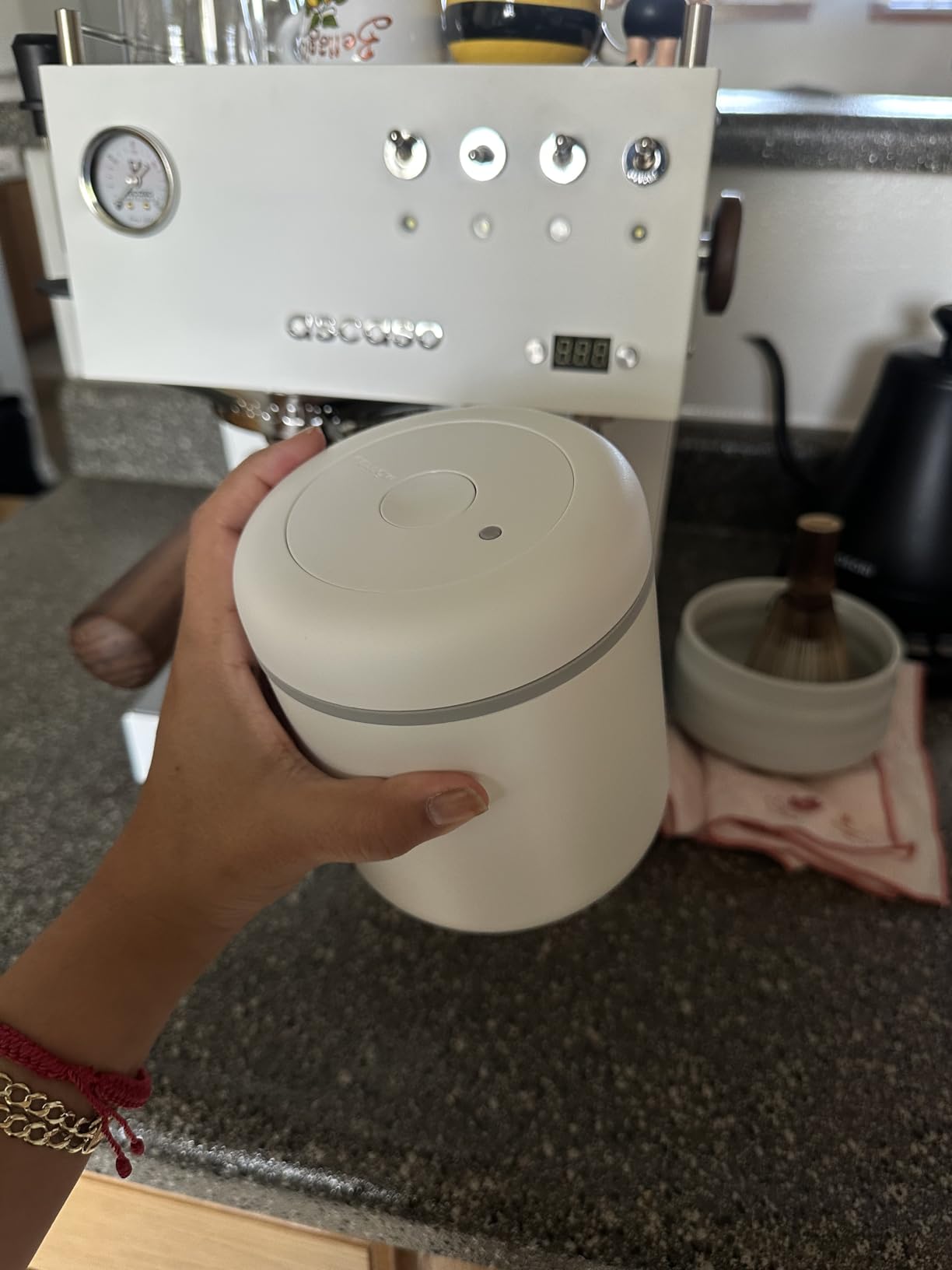 Fellow Atmos Vacuum Canister for Coffee & Food Storage - Airtight Sealed Container, Matte White, Large Coffee Bean Storage, 1.2 Litre Jar customer photo 1