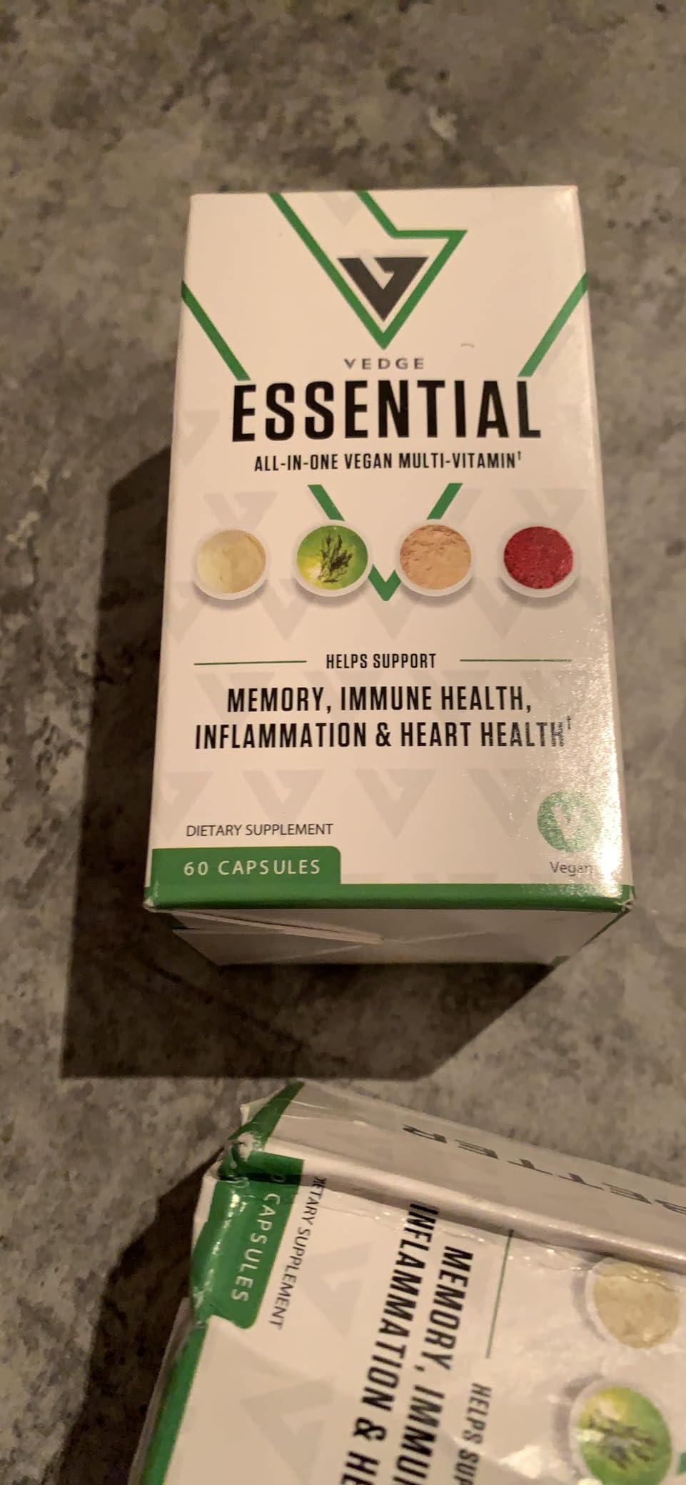 VEDGE Vegan Omega 3 Multivitamin for Women and Men - Plant-Based Algal EPA & DHA + Vitamin B12, Vitamin D, K2, Magnesium, Zinc & Selenium - 30-Day Supply - Non-GMO, Gluten Free, Made in USA customer photo 1