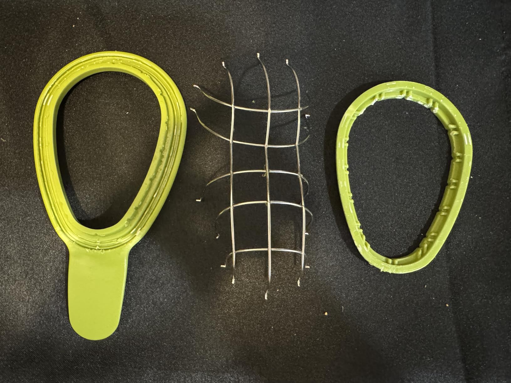 Avocado Slicer Tool - 3.2 x 6.3 Inches Avocado Cuber Tool with Ergonomic Handle, Easy to Use and Clean, Food-Grade Plastic and Stainless Steel, Good for Salads, Guacamole, or Smoothie customer photo 1