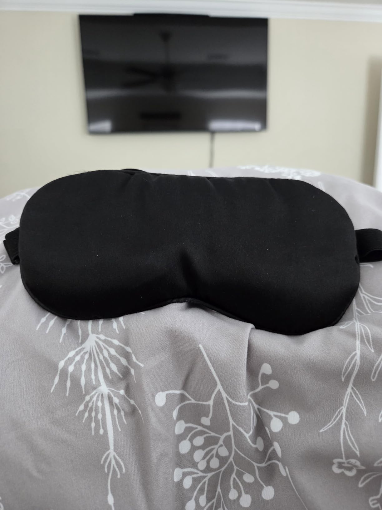 Kitsch Weighted Satin Sleep Mask - Weighted Eye Masks for Sleep and Travel - Lavender Ultra-Soft Sleeping Eye Mask for Women and Men - Light Blocking, Adjustable Strap, (4.1oz/116g) customer photo 1