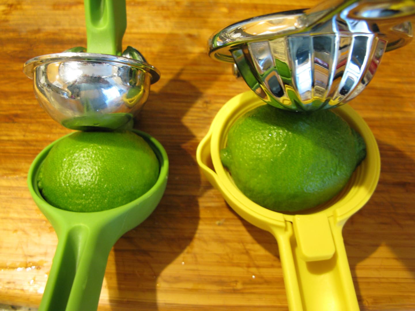 KitchenAid Citrus Juice Press Squeezer for Lemons and Limes with Seed Catcher and Pour Spout, Lemon, 8 Inch customer photo 1