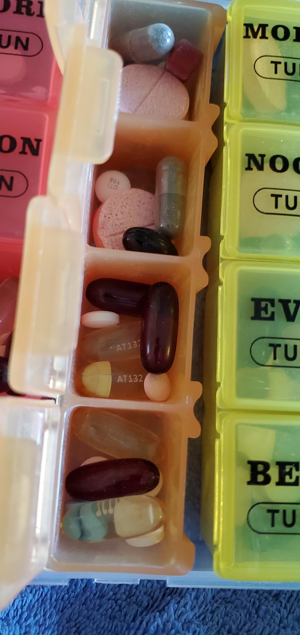 XL Large Weekly Pill Organizer 4 Times a Day, 7-Day Pill Boxes AM PM, Big Compartments Pill Case, Monthly Medication Organizer 28 Days Dispenser for Fish Oils, Vitamin Holder Supplement customer photo 1
