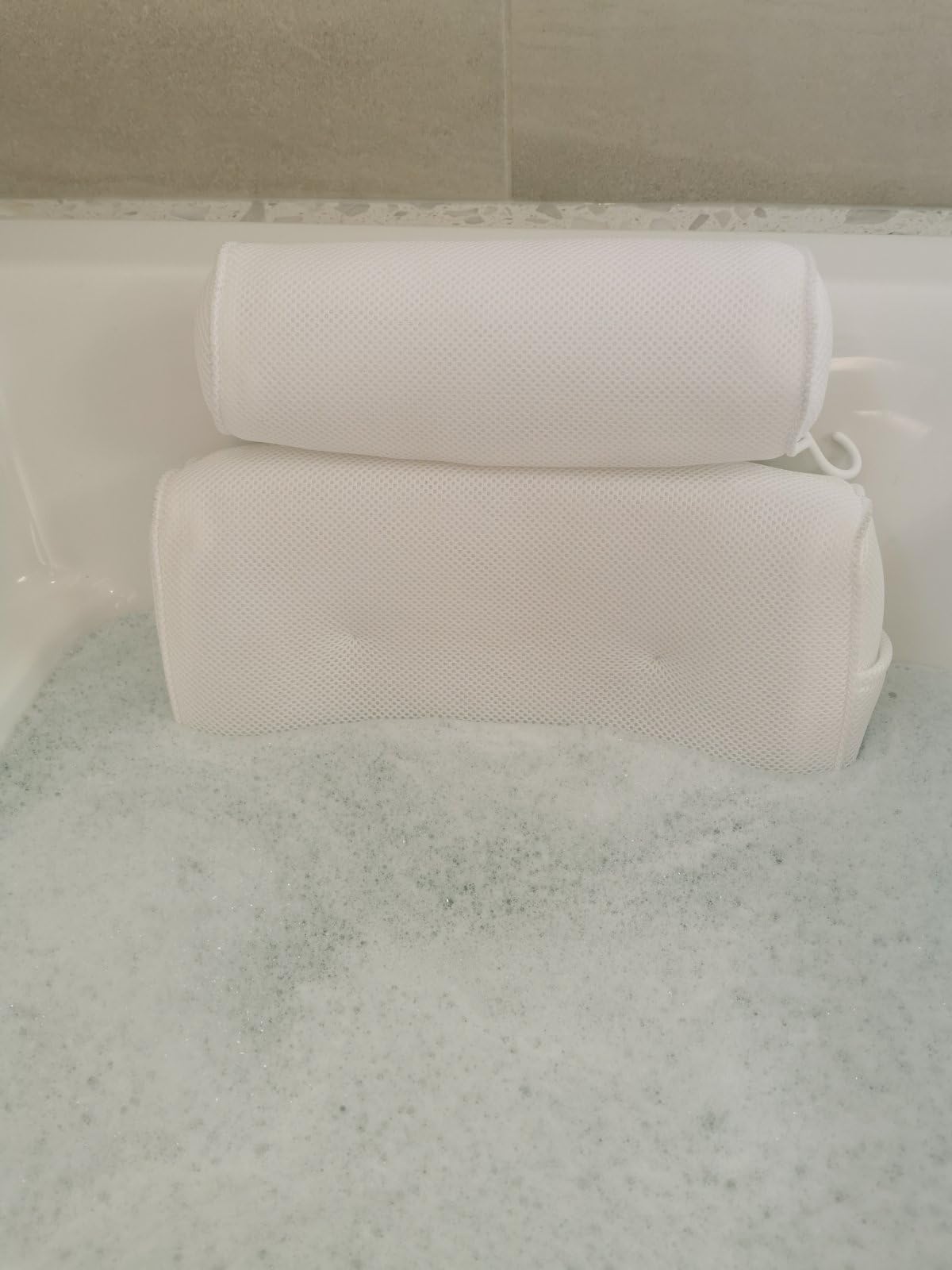 Everlasting Comfort Luxury Bath Pillows for Tub with Head and Neck Support - Non-Slip Bathtub Pillow with Suction Cups, Quick-Drying Mesh & Drying Hook - Jacuzzi & Spa Accessories for Women - Gray customer photo 1