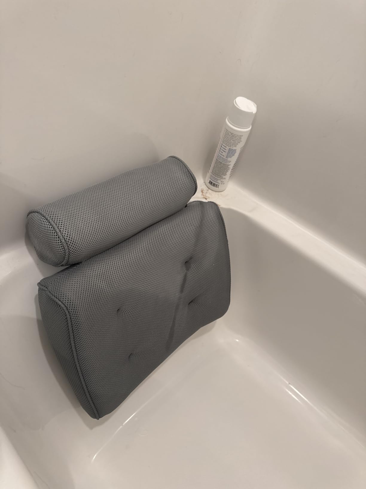 Everlasting Comfort Luxury Bath Pillows for Tub with Head and Neck Support - Non-Slip Bathtub Pillow with Suction Cups, Quick-Drying Mesh & Drying Hook - Jacuzzi & Spa Accessories for Women - Gray customer photo 2