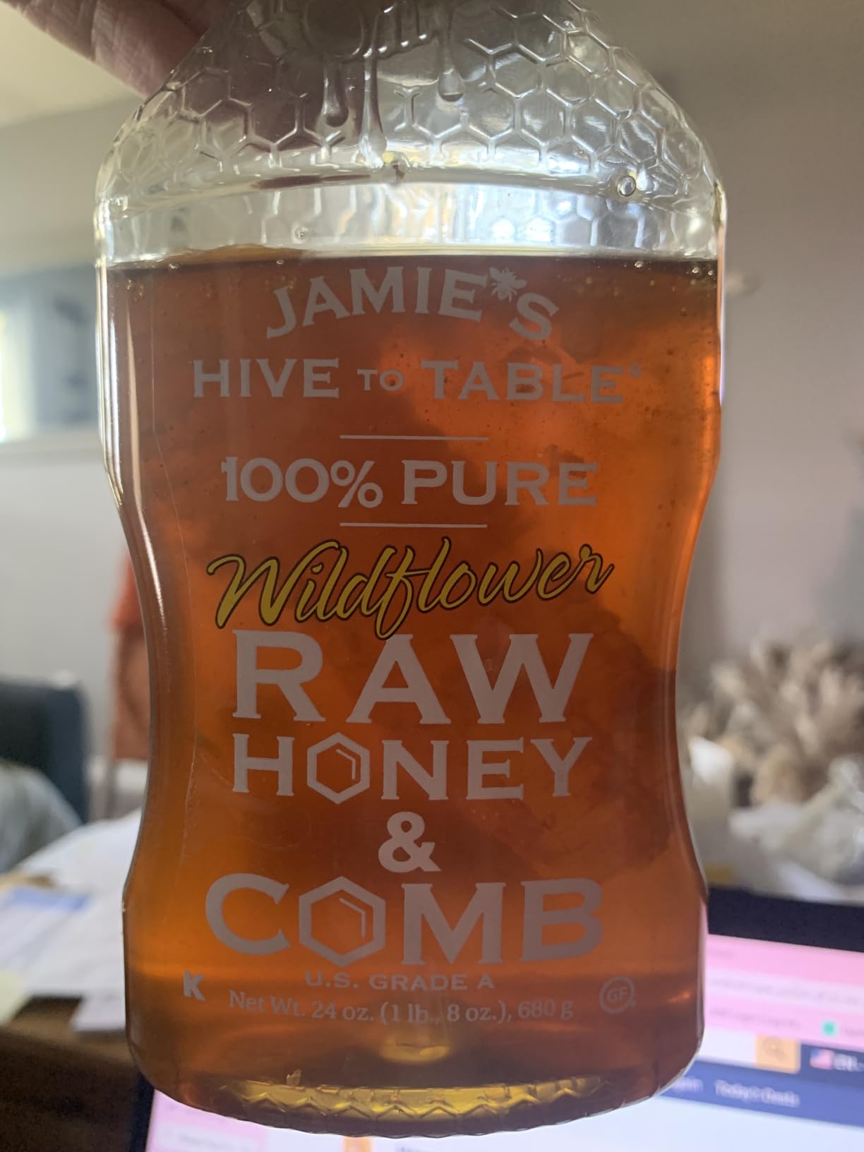 Jamie's Hive To Table 100% Pure Wildflower Honey with Honeycomb, 24 Oz - USA Made Raw & Unfiltered Honey - Fresh Edible Honeycomb - All-Natural Sweetener - Rich Flavor Profile, Packed with Nutrients customer photo 1