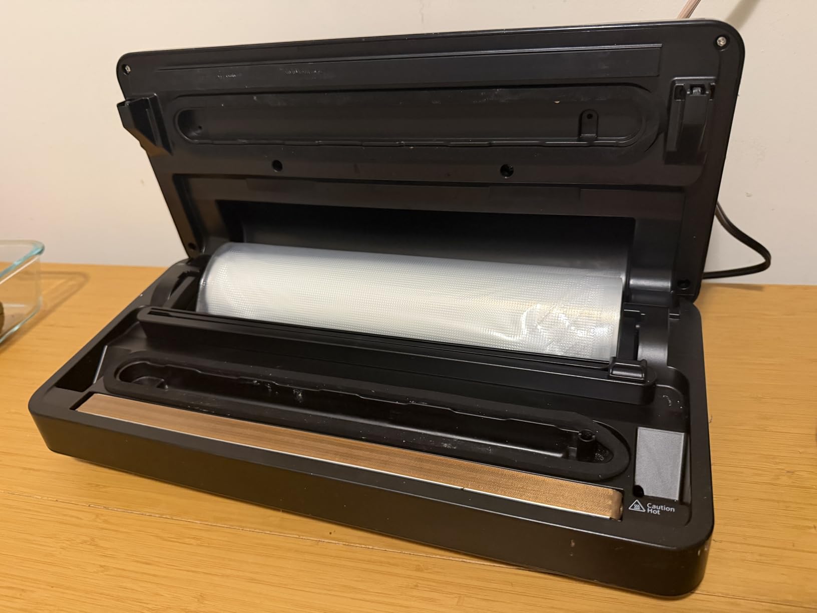 Anova Precision Vacuum Sealer Pro, Includes Large Bag Roll (19ft), Wet & Dry Dual Food Vacuum Sealer Machine for Sous Vide and Long-Term Storage, 2-Year Warranty customer photo 1