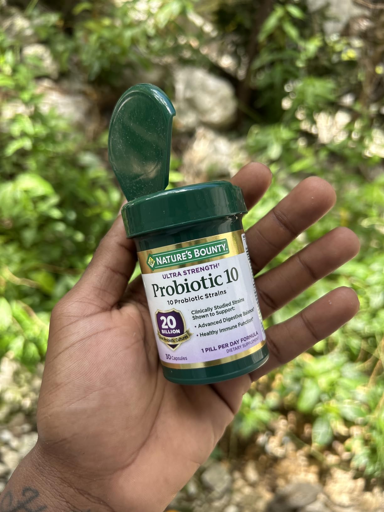 Nature's Bounty Probiotic 10 Daily Probiotic Supplement for Digestive, Immune, and Upper Respiratory Support, Ultra Strength, 30 Capsules 1 Pack customer photo 2