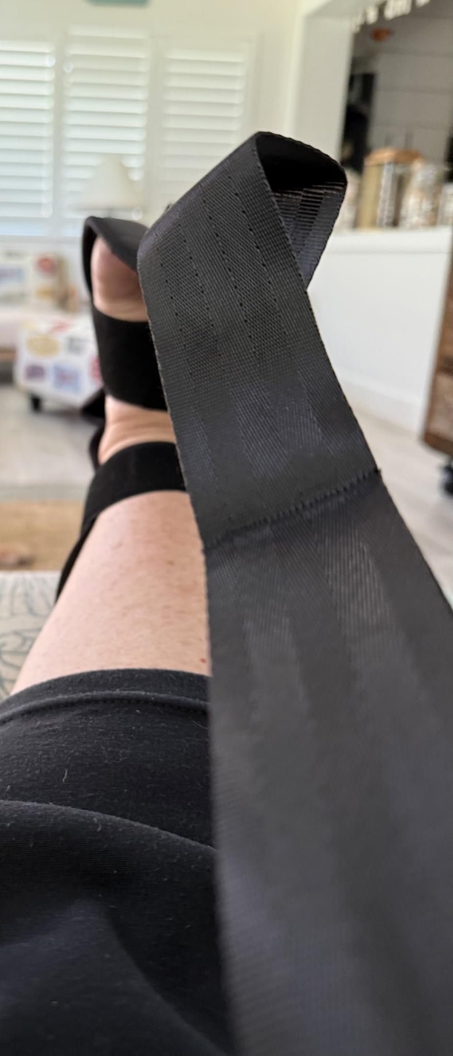comness Foot and Calf Stretcher-Stretching Strap For Plantar Fasciitis, Heel Spurs, Foot Drop, Achilles Tendonitis & Hamstring. Yoga Foot & Leg Stretch Strap customer photo 2