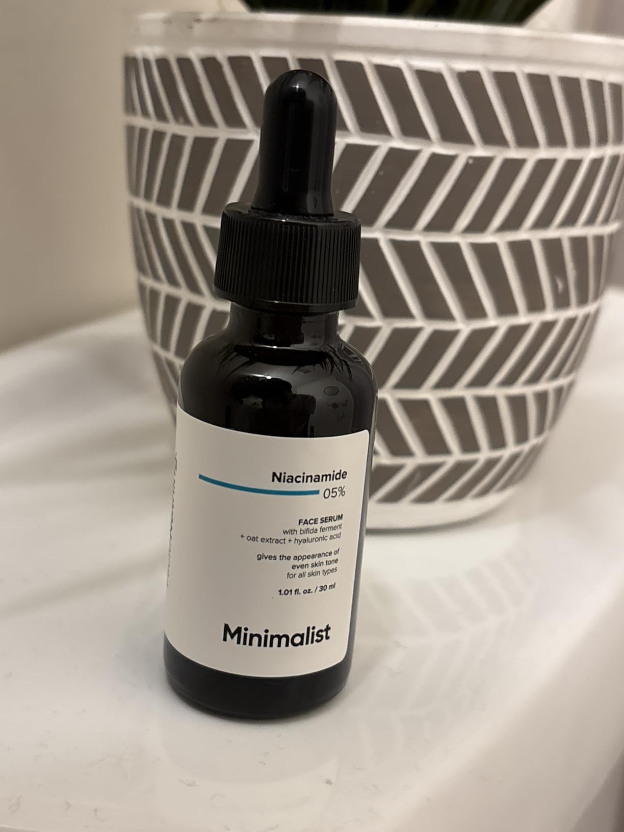 Minimalist 5% Niacinamide Serum with Hyaluronic Acid for Clear Skin | Reduces Blemishes/Acne Marks, Pore minimizer, Repairs & Soothes skin | For Women & Men | 1 Fl Oz / 30 ml customer photo 1