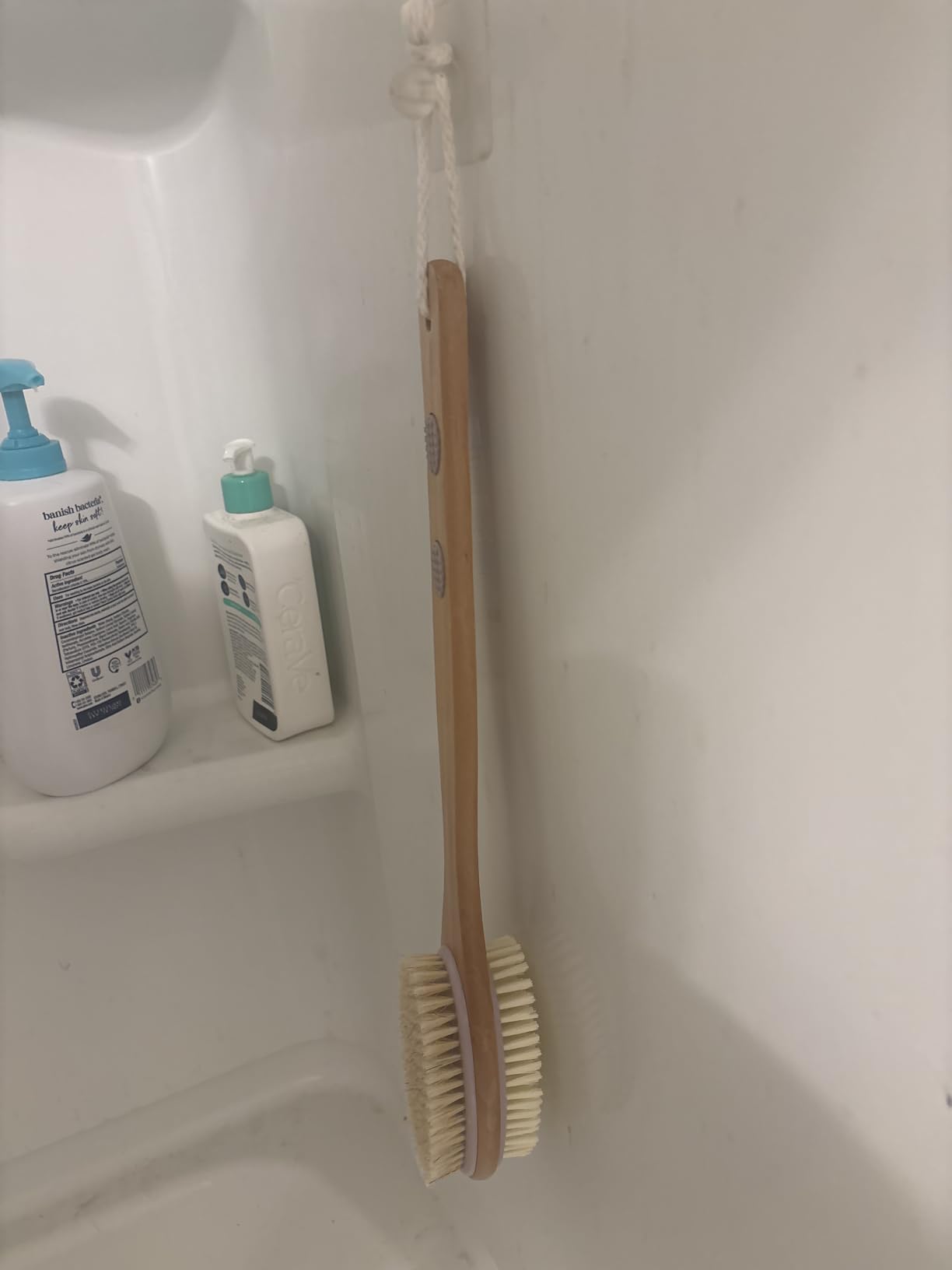 MainBasics Back Scrubber Shower Brush Long Handle Dual Sided Body Brush with Exfoliating Soft Bristles for Back Scrubbing Deep Cleaning and Body Wash (Lavender) customer photo 1