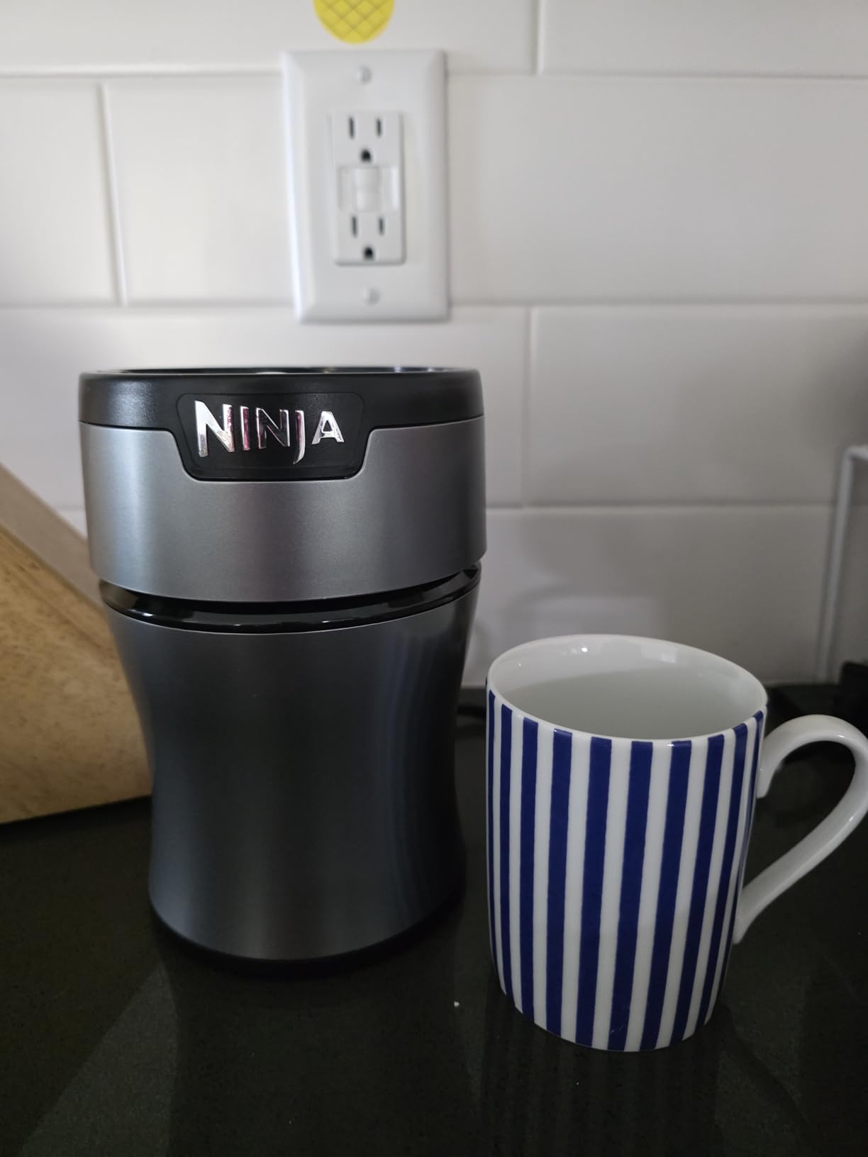 Ninja Nutri-Plus Personal Blender | Compact Push to Blend | Make Frozen Drinks, Smoothies, Sauces & More | With (3) 20 oz. To-Go Cups, (2) Spout-Lids & (1) Storage-Lid | 900 Peak Watt | Silver | BN301 customer photo 1