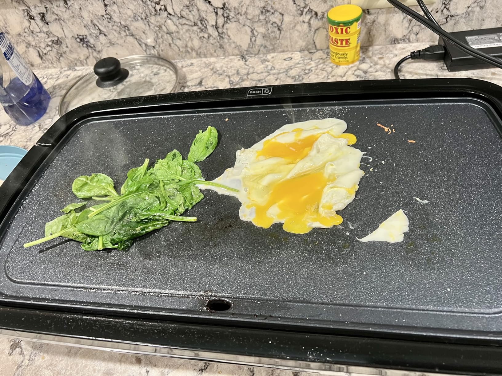 Dash Deluxe Everyday Griddle - Electric Griddle with Removable Plate - Nonstick, Easy-Clean Surface & Anti-Slip Base - Recipe Book Included - Black customer photo 2