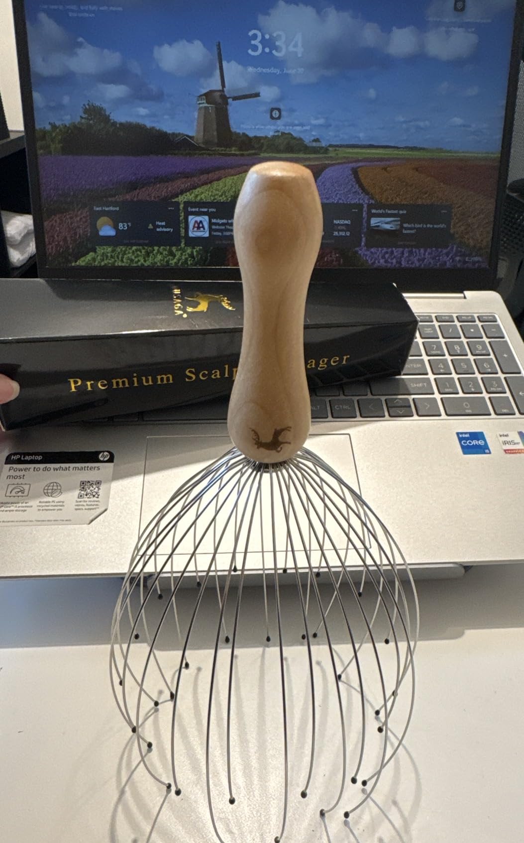 USAGA 32 Fingers Head Massager, Head Scratcher Scalp Massager, Stocking Stuffers Gift for Scalp Body Relaxing Wood Handle customer photo 1
