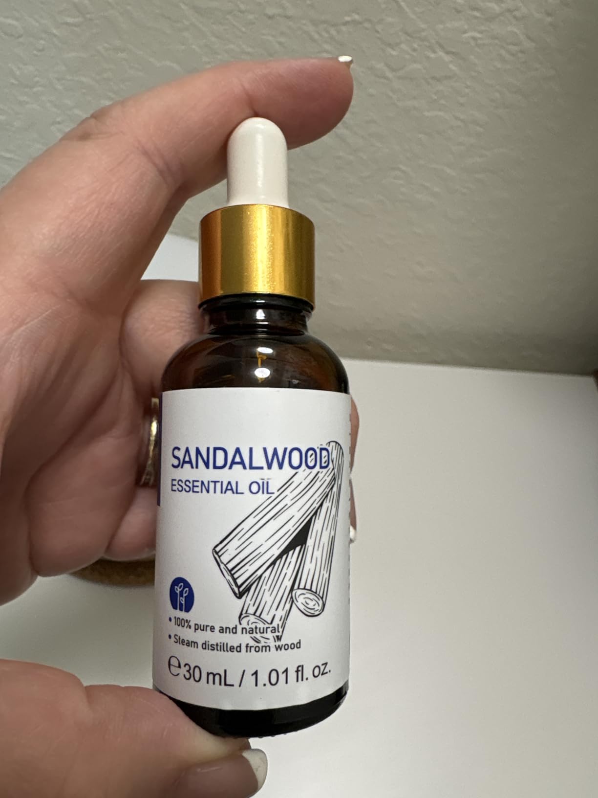 HIQILI Sandalwood Essential Oils 1 Fl Oz, 100% Pure Natural Therapeutic Grade for Skin, Diffuser, Perfume, Candle Soap Making, Includes Premium Quality Glass Dropper customer photo 2