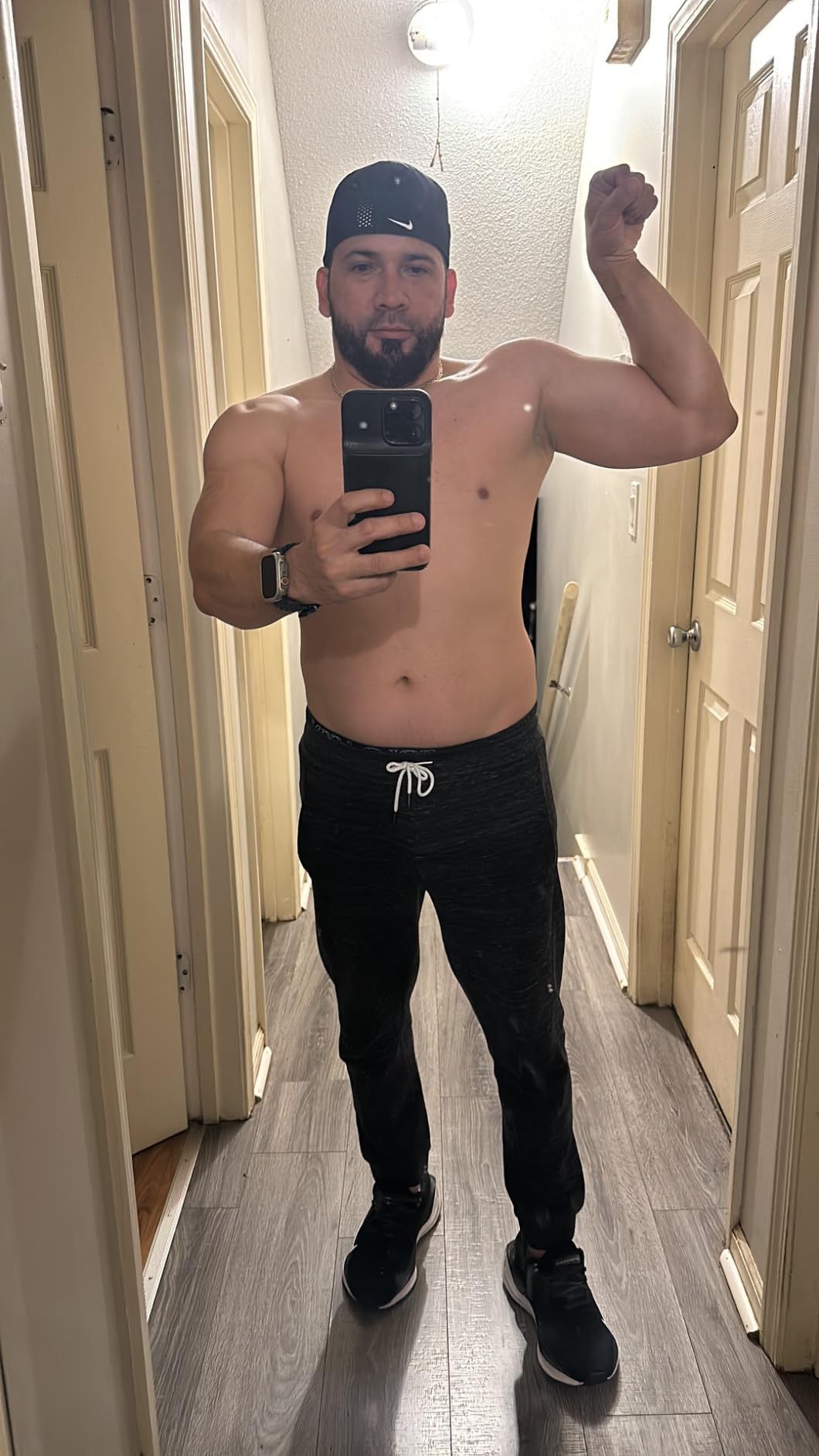GNC AMP Mass XXX, Clinically Proven Weight Gainer Protein Powder, Improves Strength and Size, 780 Calories, 50g Protein, Micronized Amino Acids, Creatine, Betaine, Vanilla, 13 Servings, 6 Pounds customer photo 1