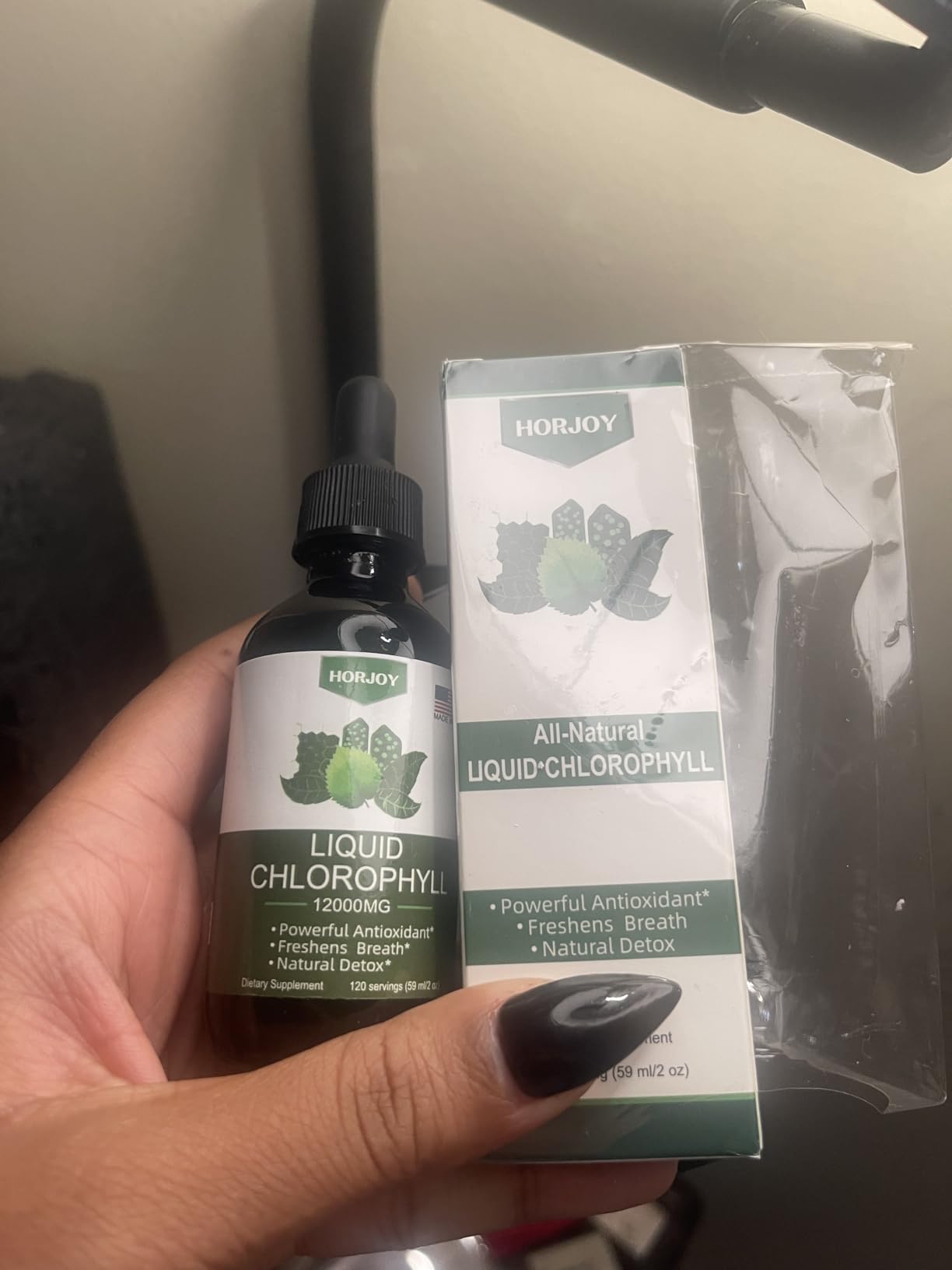 Chlorophyll Liquid Drops - 100% Natural Energy Booster and Immune Support - Internal Deodorant and Detox - Altitude Sickness Relief - Fast Absorption, Vegan & Non-GMO - 120 Servings (Pack of 1) customer photo 1