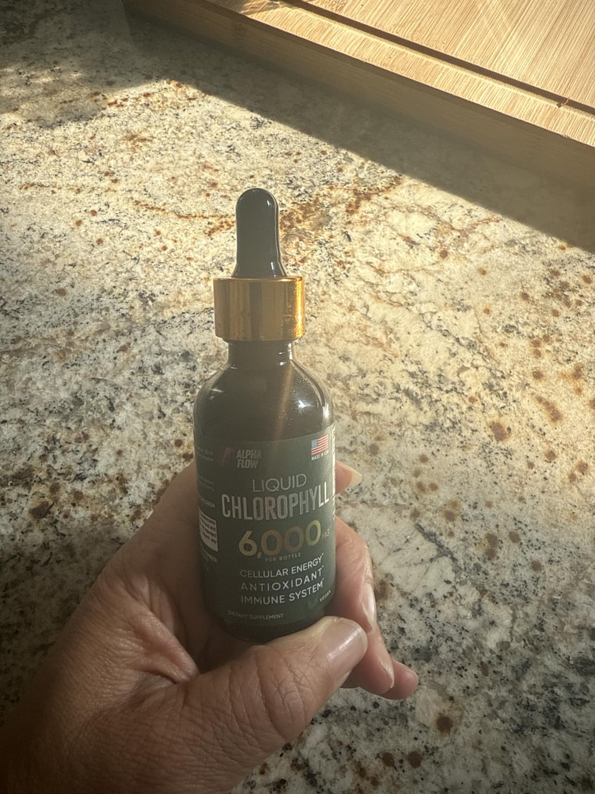 Alpha Flow Chlorophyll Liquid Drops 6000 mg - Premium Liquid Chlorophyll Supplement - All-in-One Antioxidant for Immune Boost, Energy Increase, Digestion Support & Fast Detox - Non-GMO, Vegan customer photo 2