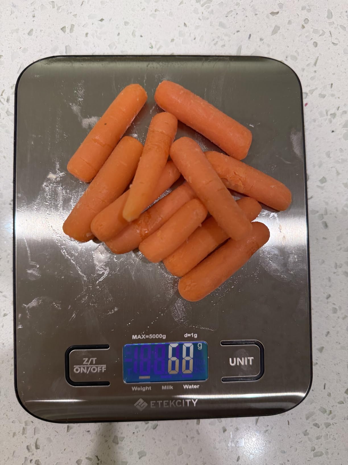 Etekcity Digital Food Kitchen Scale, Grams and Oz for Weight Loss, Baking and Cooking, 0.05oz/1g Precise Graduation, 5 Weight Units, IPX6 Waterproof, USB Rechargeable, 304 Stainless Steel-Silver, 22lb customer photo 2