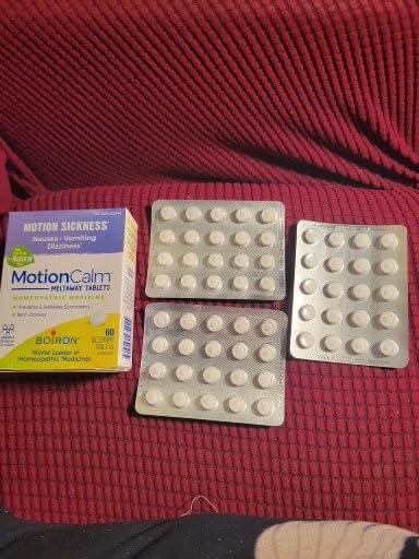 Boiron MotionCalm Relief for Nausea, Vomiting, or Dizziness associated with Motion Sickness Due to Travel, Amusement Rides, and Video Games or VR - Non-Drowsy - 60 Count customer photo 1