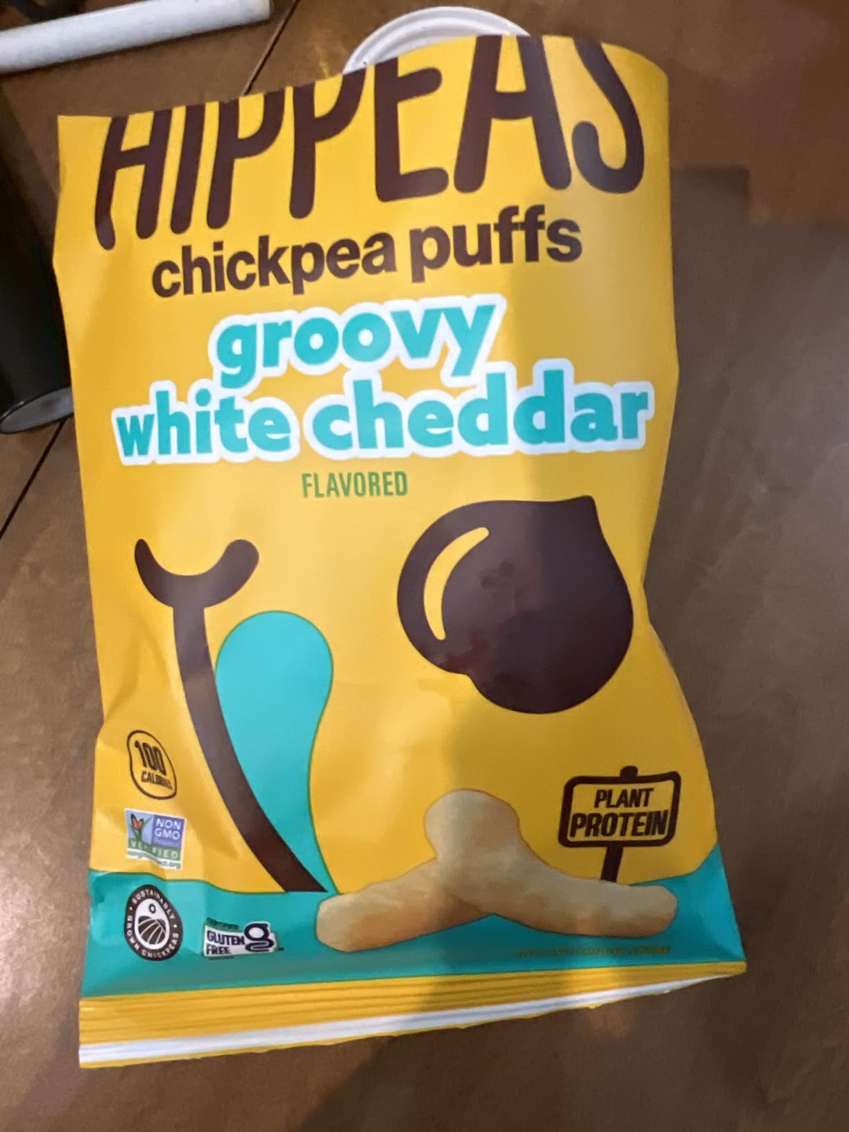 HIPPEAS Chickpea Puffs, Groovy White Cheddar, Gluten Free Snacks, Dairy Free, Vegan, 0.8oz, Pack of 18, 3g Protein, 2g Fiber, Crunchy, Nutritious, Baked Plant Protein Snack, Non-GMO, Kosher customer photo 1