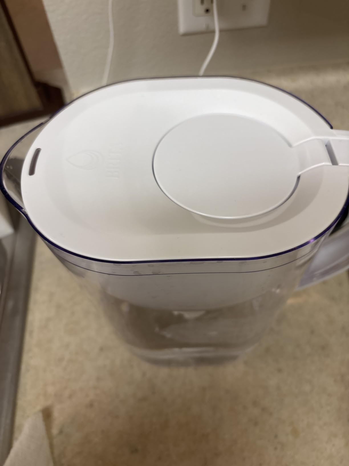 Brita Large 10-Cup Water Filter Pitcher, WQA NSF/ANSI Certified, Removes Chlorine Taste & Odor, Reduces Zinc, Copper & Mercury, 1 Standard Filter, Lasts 2 Months, Bright White customer photo 1