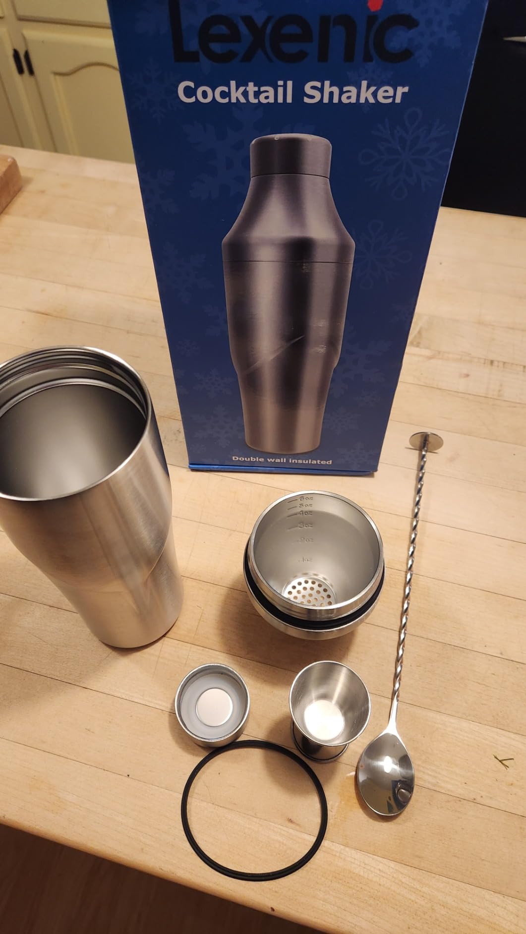 Lexenic 24oz Cocktail Shaker - Insulated Double Wall Keep Drink Chilled - No Stuck Twist Lid, Leakproof and Built-in Strainer - Perfect for Home Bar - Premium Stainless Steel Drink Shaker, Martini Shaker customer photo 2