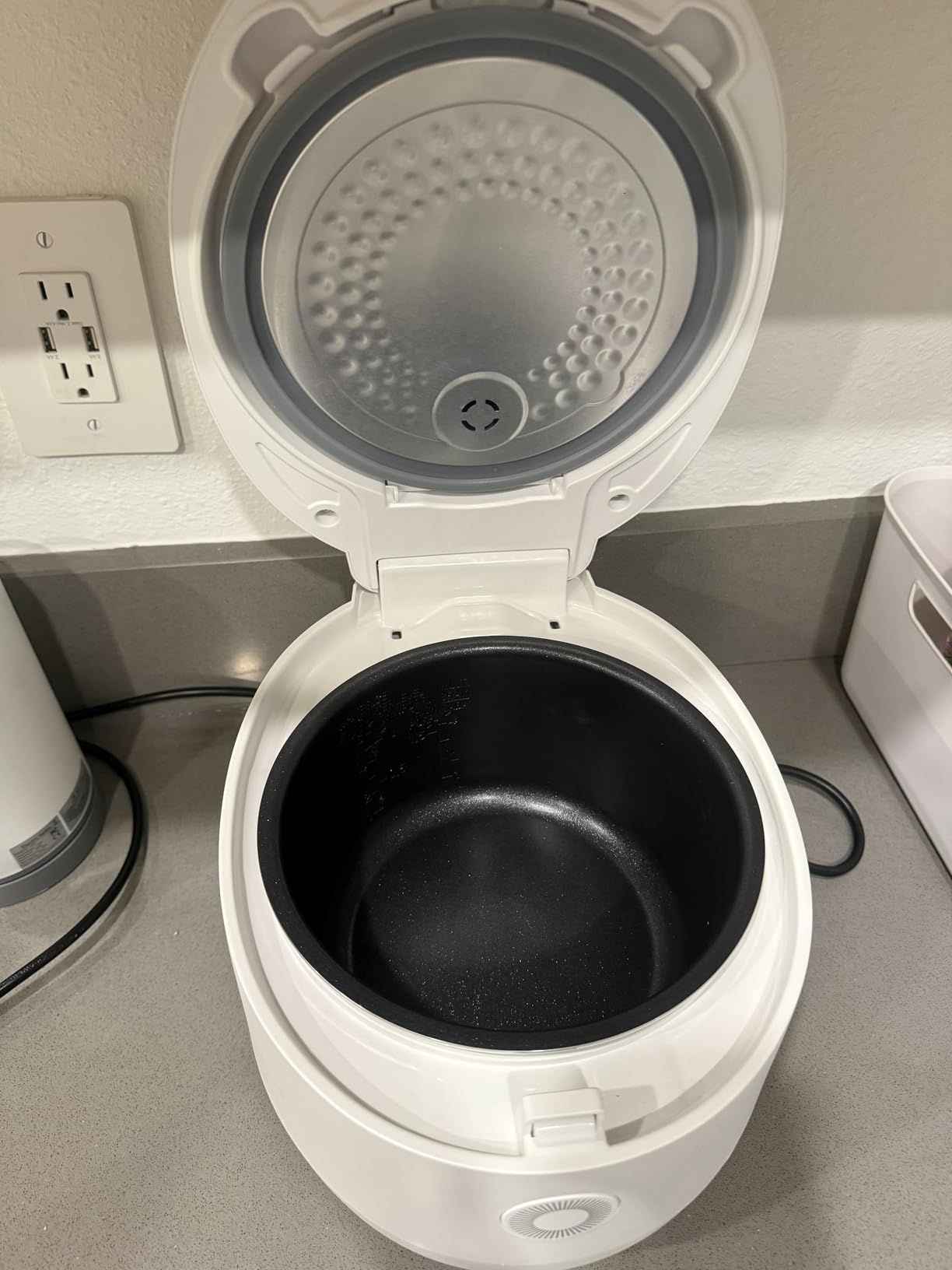 CUCKOO Micom Rice Cooker 6-Cup Uncooked / 12-Cup Cooked with Nonstick Inner Pot, Versatile Rice Maker with 9 Menu Options, Fuzzy Logic Technology, Auto Clean, Quick Rice Mode, Gray (CR-0675FG) customer photo 1