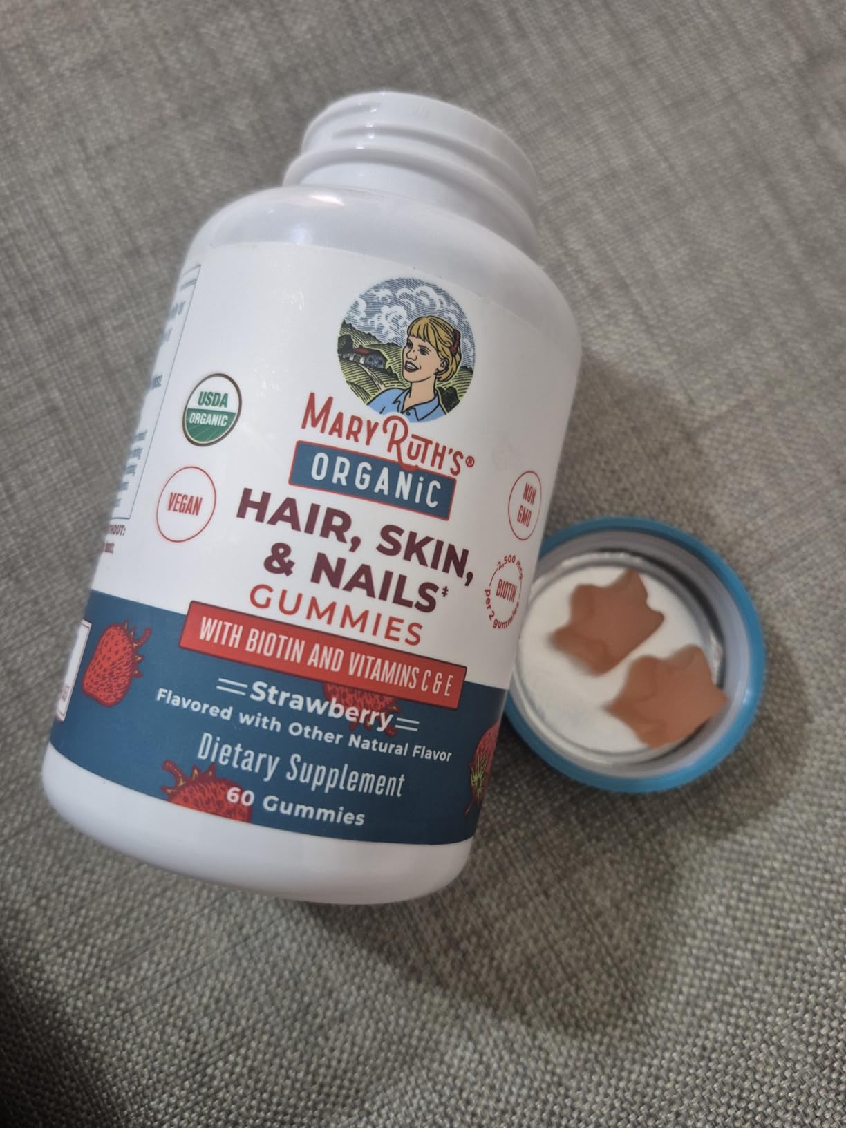 MARYRUTH'S Hair Skin and Nail Vitamins | USDA Organic | 2500 mcg Biotin Gummies with Vitamin C & Vitamin E | Hair Growth Vitamins | Skin Care | Nail Growth | Ages 14+ | 60 Count customer photo 1