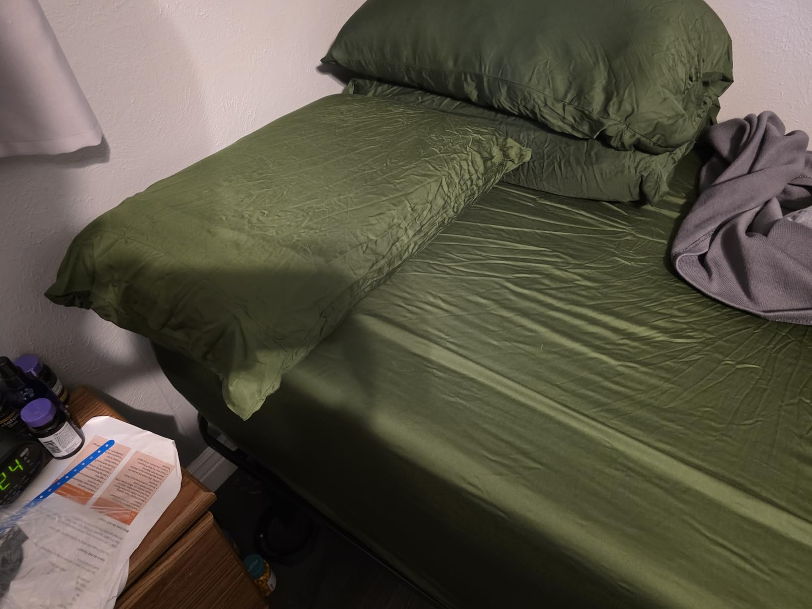 DOZ Sheet Set, 100% Viscose derived from Bamboo, Organically Grown, Buttery Soft, Cooling Sheets, High GSM, Deep Pockets - 3 Piece - 2 Pillowcases 1 Fitted Sheet (Forest, Queen) customer photo 2