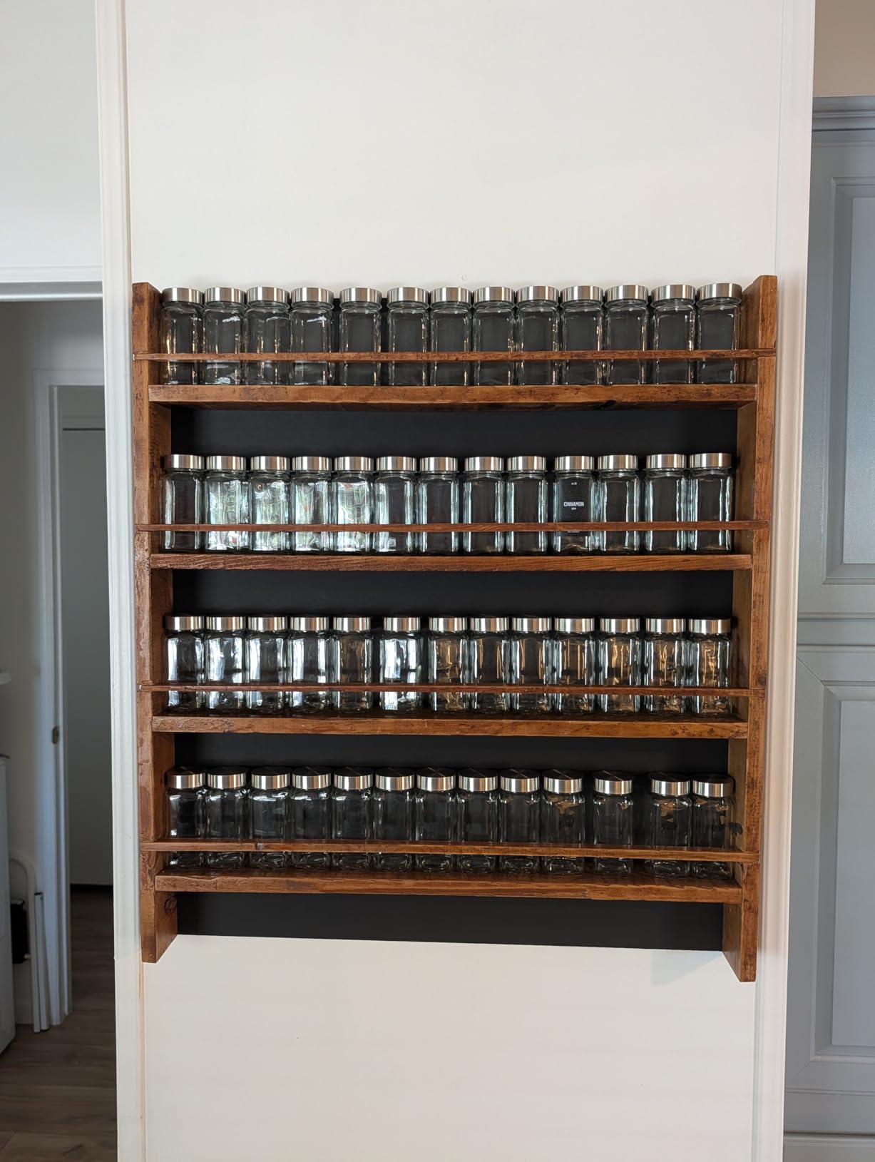Deco haus Glass Spice Jars with Label 24 x 4oz [LABELS incl] Spice Containers with 280 Labels, Shaker Lids, Funnel & Chalk Marker customer photo 1