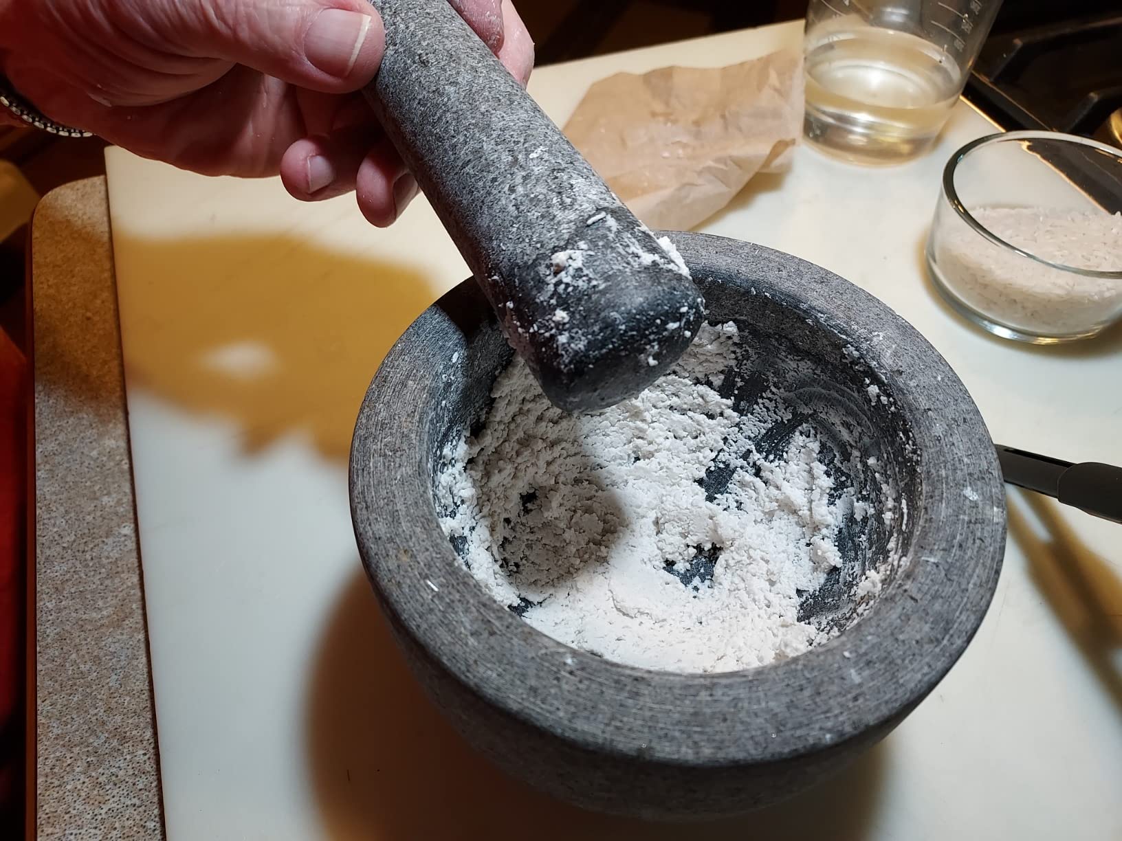 Comie Mortar and Pestle Set,Heavy Duty,Unpolished Granite,8Inch-5Cup Capacity,Grinder for Spices and Seeds,Grinding,Crushing and Mashing Spices,Nuts,for Guacamole,Garlic Sauce,Gray. customer photo 2
