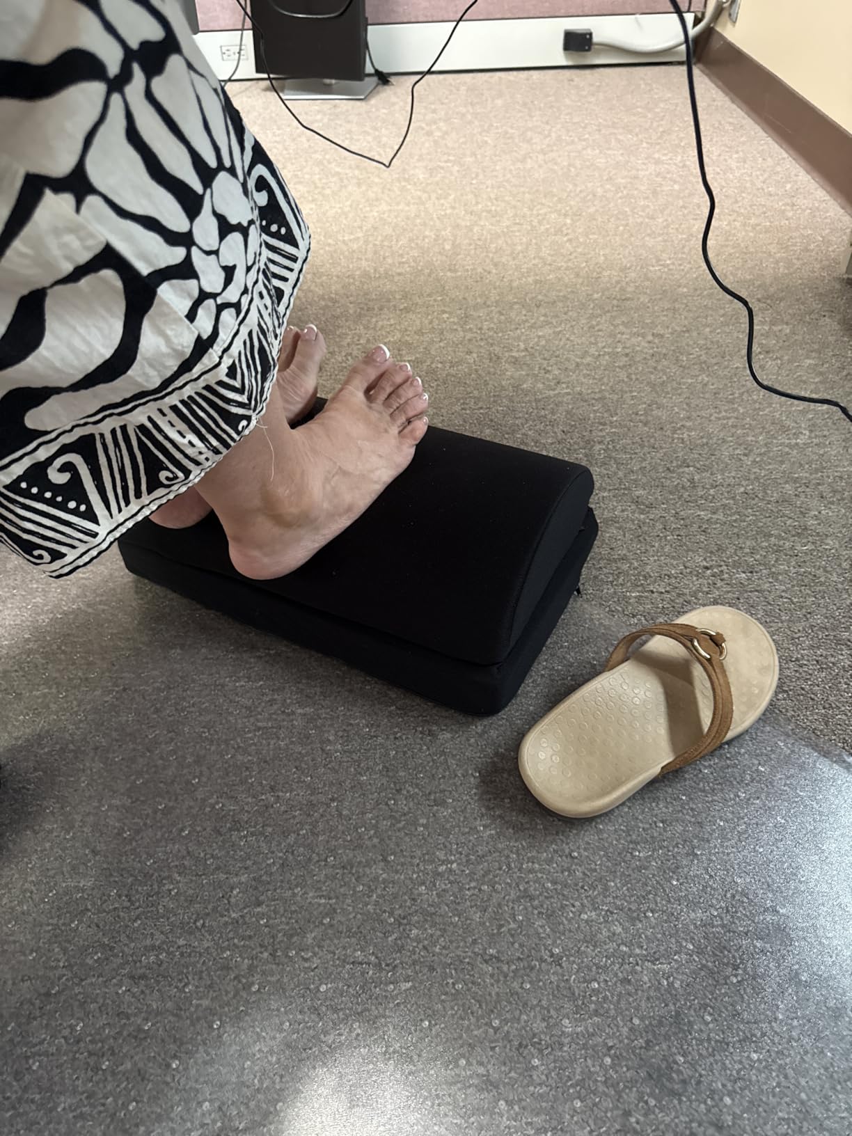 BlissTrends Foot Rest for Under Desk at Work - Versatile Foot Stool with Washable Cover - Comfortable Footrest with 2 Adjustable Heights for Car, Home and Office to Relieve Back, Lumbar, Knee Pain - Black customer photo 1