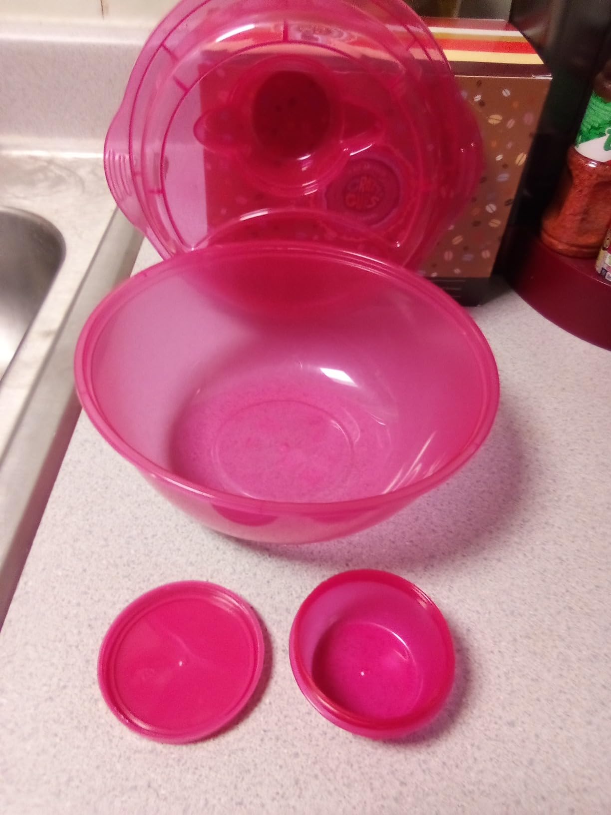 Bentgo Easyboxes Salad-to-Go Containers - 8-Piece Set: 4 Bowls, Leak-Proof Dressing Cups Built-In & 4 Fitted Lids Seal in Freshness; Reusable/BPA-Free for Salad, Pasta, & Cereal (Classic) customer photo 1
