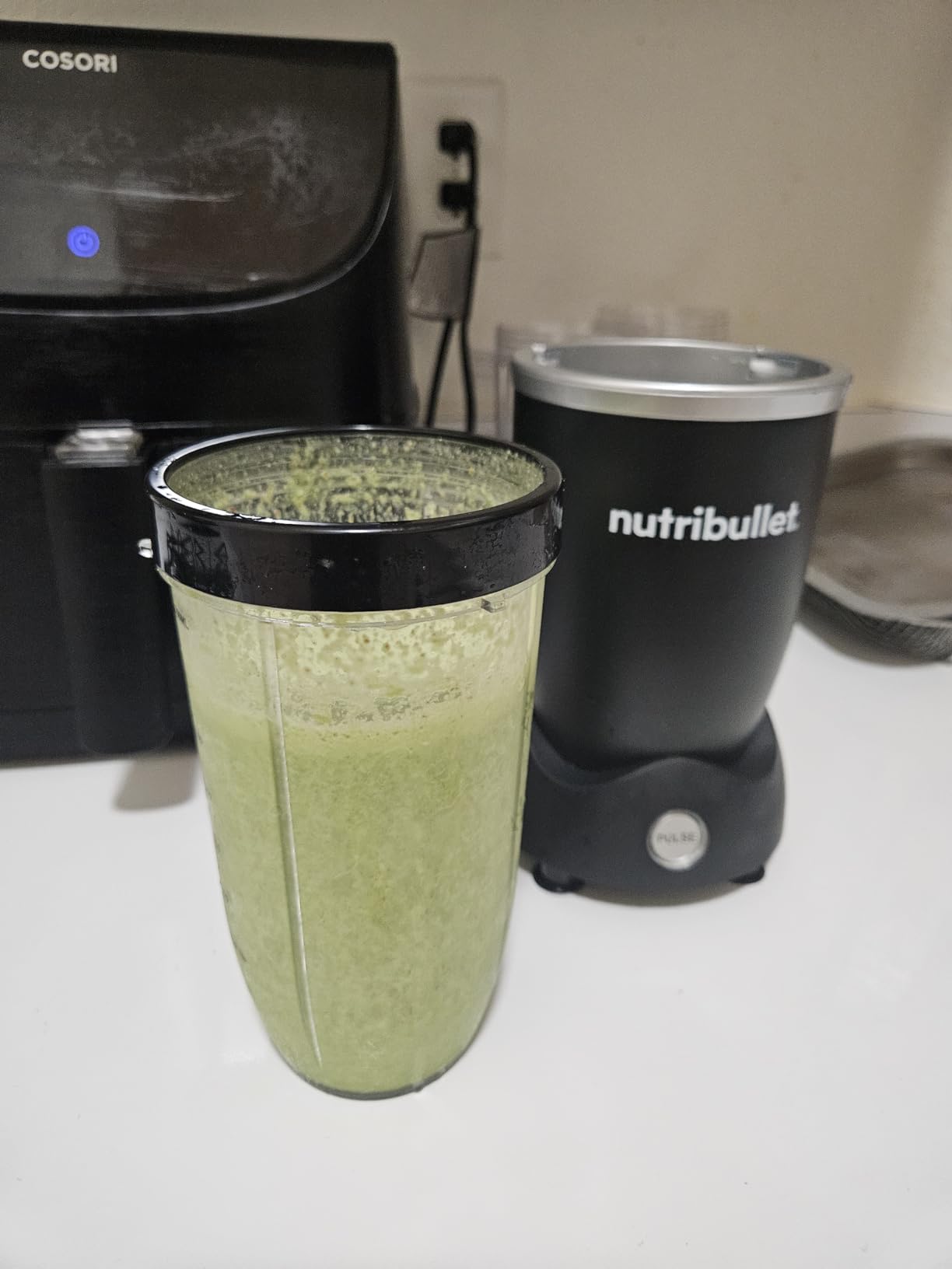 nutribullet Pro+ Personal Blender 1200W – Pulse Function, Auto Shut-Off, Nutrient Extractor for Smoothies, Shakes & Salsas – Includes 32 oz & 24 oz To-Go Cups, Matte Black customer photo 2