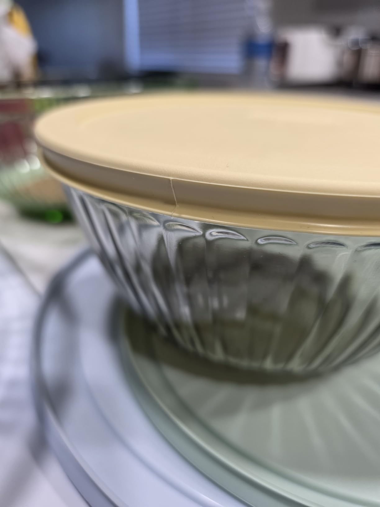 Pyrex Colors Tinted (3-Pack, Full Set) Sculpted Tinted Glass Mixing Bowls With Plastic Lids, Nesting Space Saving Set of Bowls For Prepping and Baking, 1.3QT, 2.3QT & 4.5QT customer photo 1