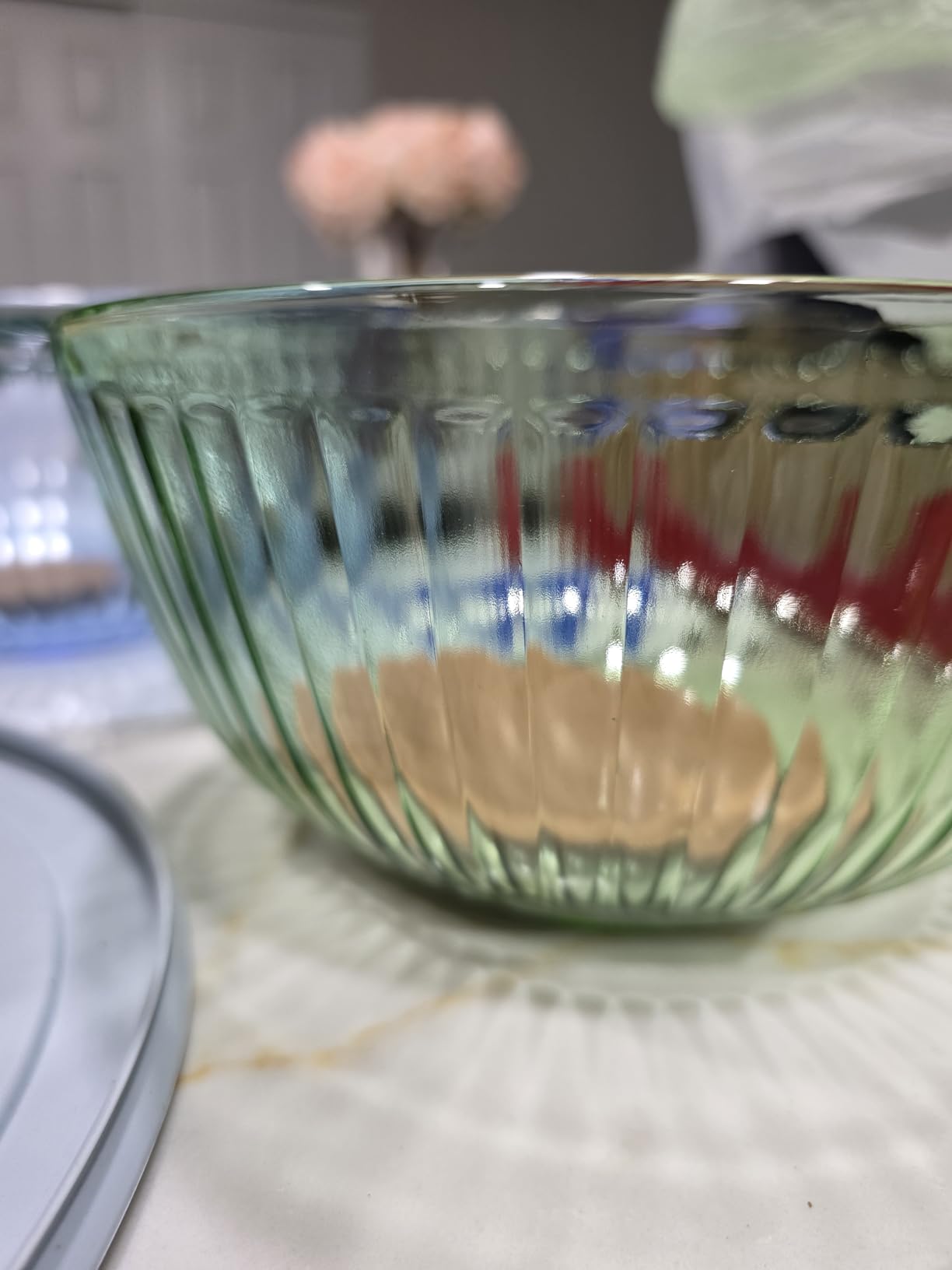 Pyrex Colors Tinted (3-Pack, Full Set) Sculpted Tinted Glass Mixing Bowls With Plastic Lids, Nesting Space Saving Set of Bowls For Prepping and Baking, 1.3QT, 2.3QT & 4.5QT customer photo 2
