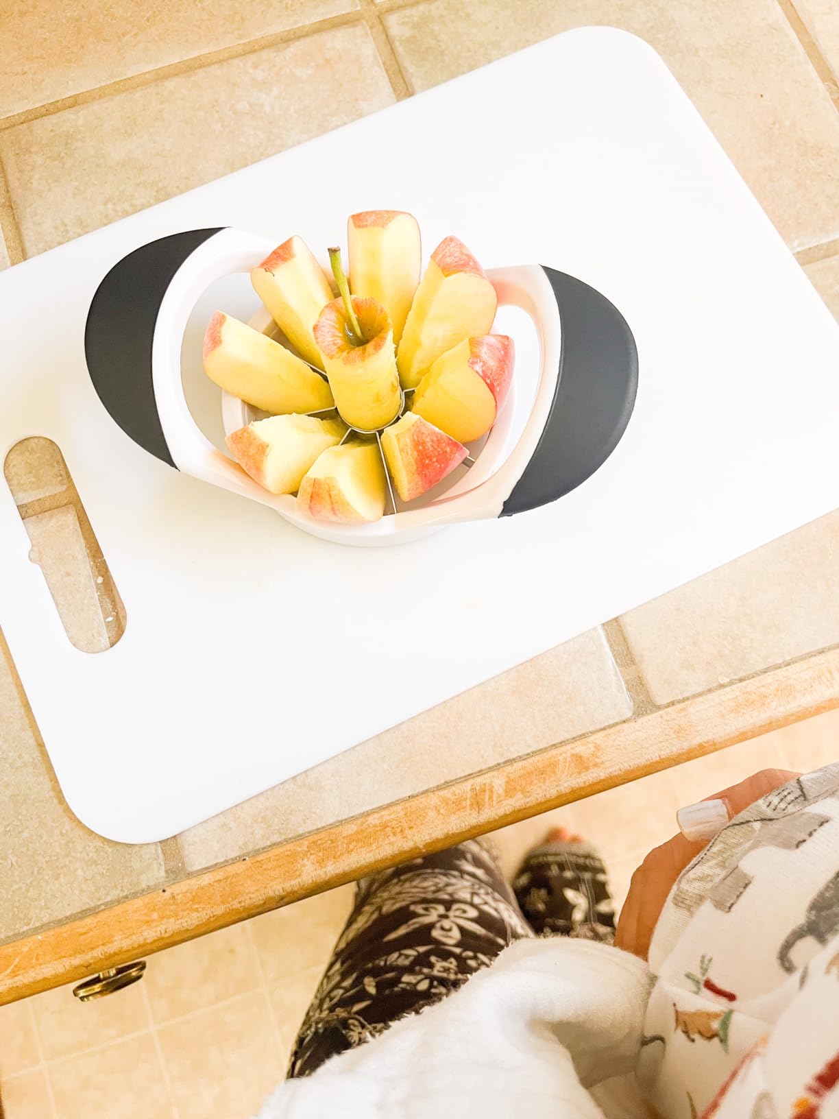 Asdirne Apple Slicer & Corer Set, Apple Cutter and Fruit Slicer with Sharp Stainless Steel Blades and Ergonomic Non-Slip Handles customer photo 1