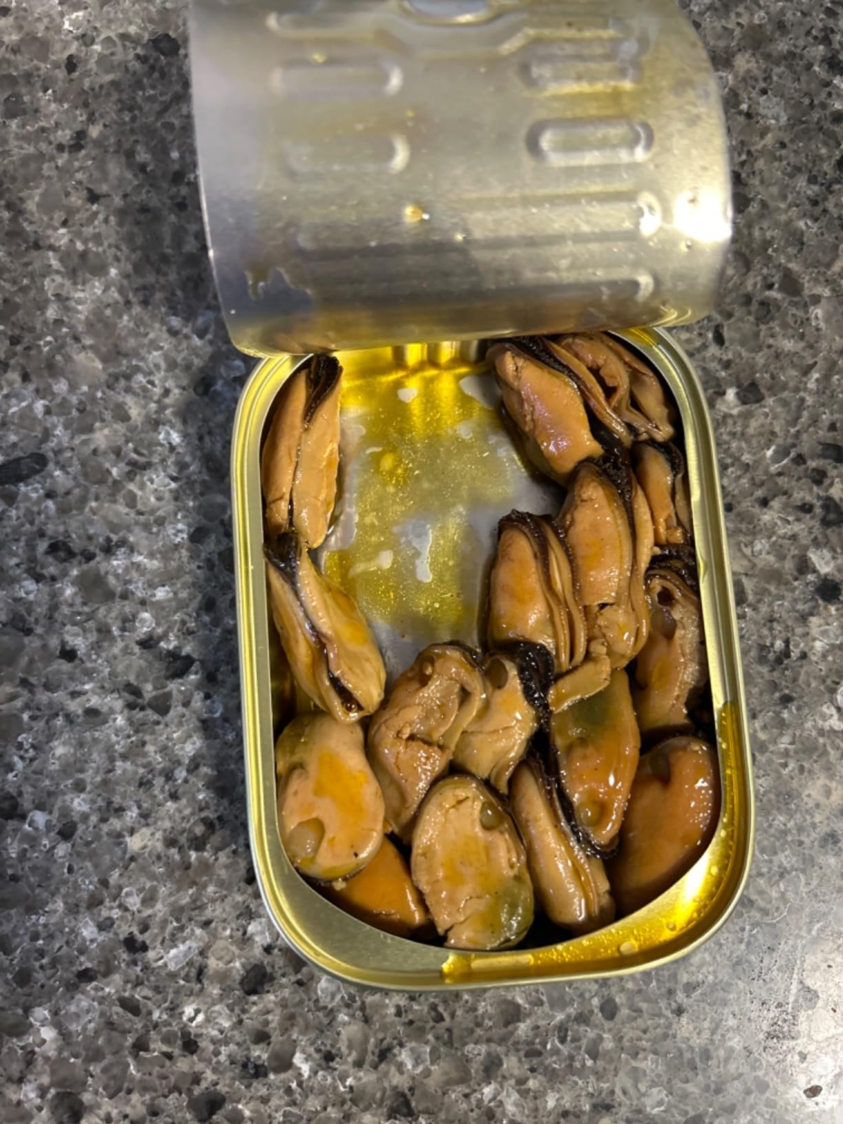 GEISHA Lightly Smoked Mussels in Olive Oil (Pack of 12), Chilean Mussels(Mytilus Chilensis) | Real Smoked - Zero Trans Fat - No Sugar Added – Farm Raised – Good Source of Iron – Gluten Free – Good Source of Protein customer photo 2
